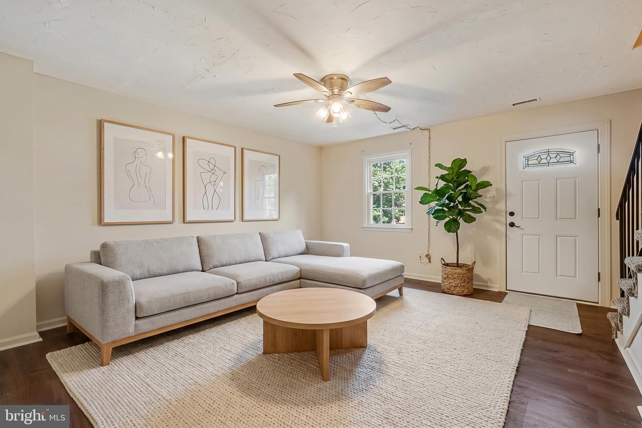 5 BENTLEY COURT