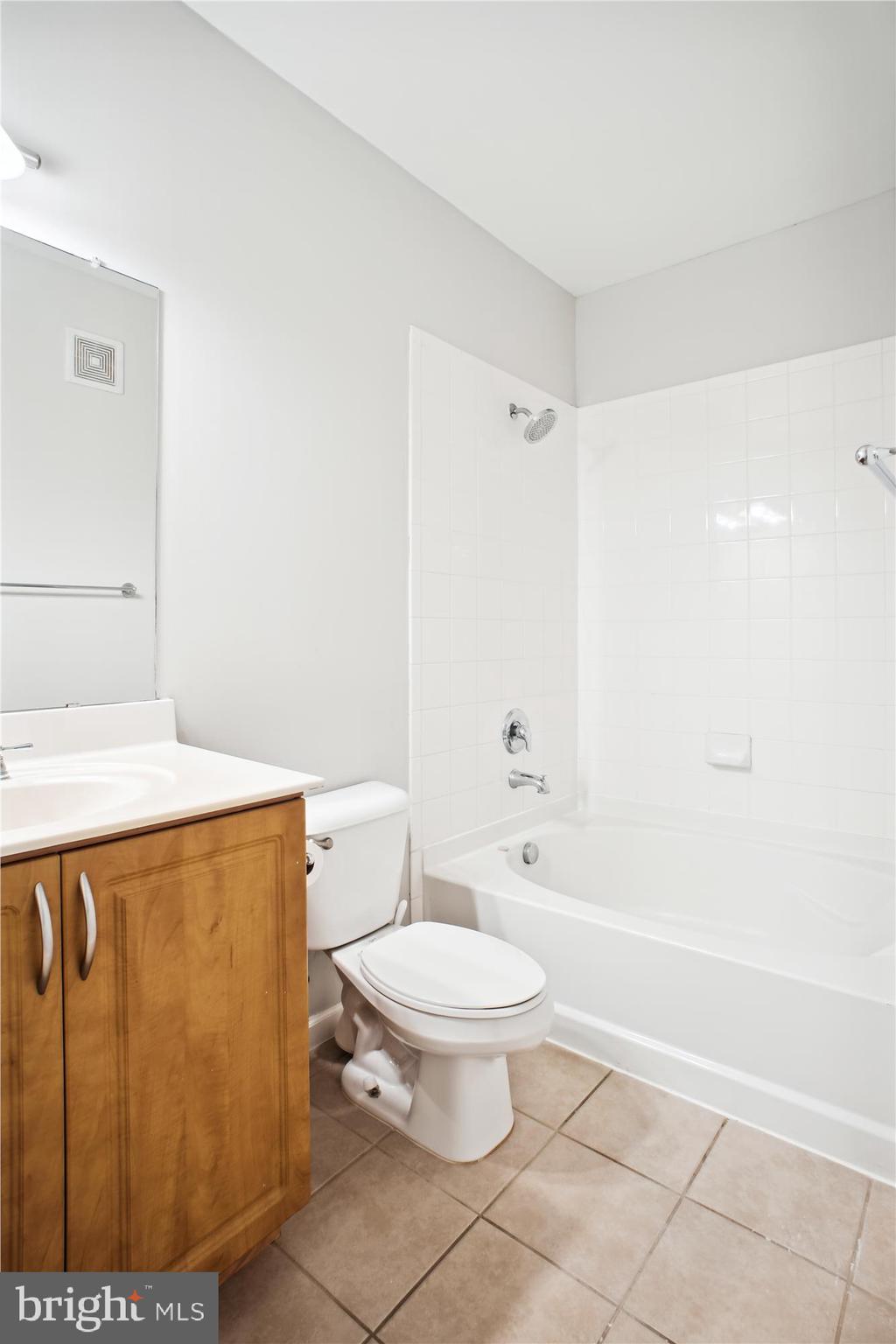 LEGATO CORNER - Land