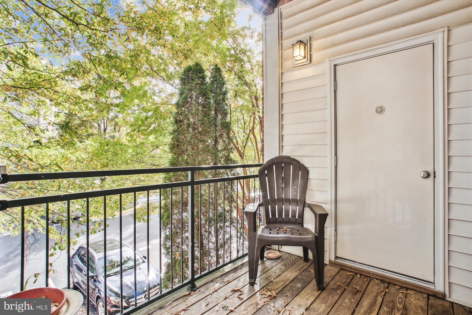 LEGATO CORNER - Land