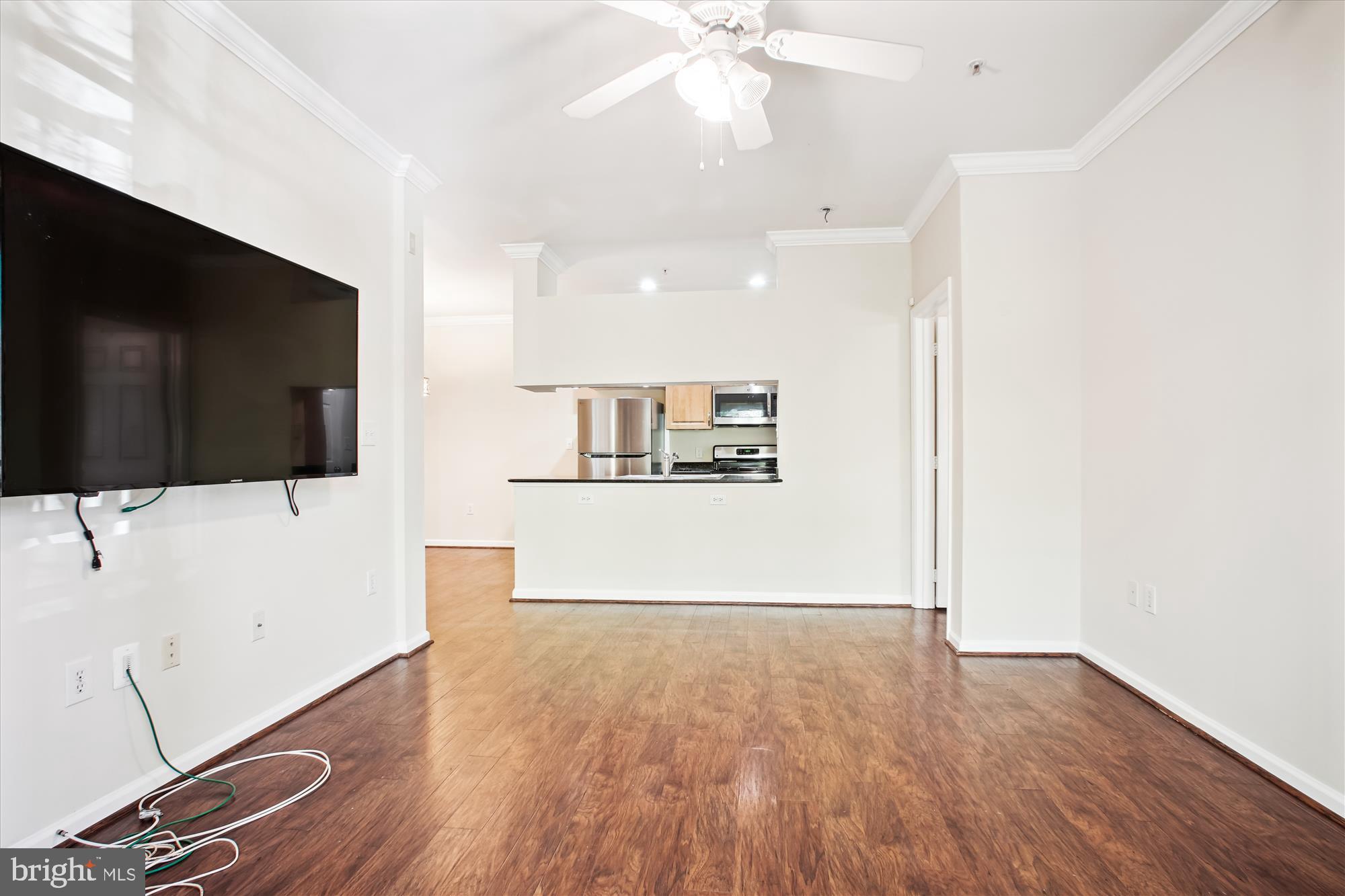 LEGATO CORNER - Land