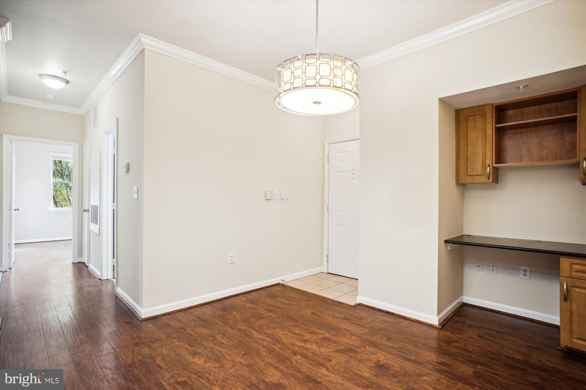 LEGATO CORNER - Land