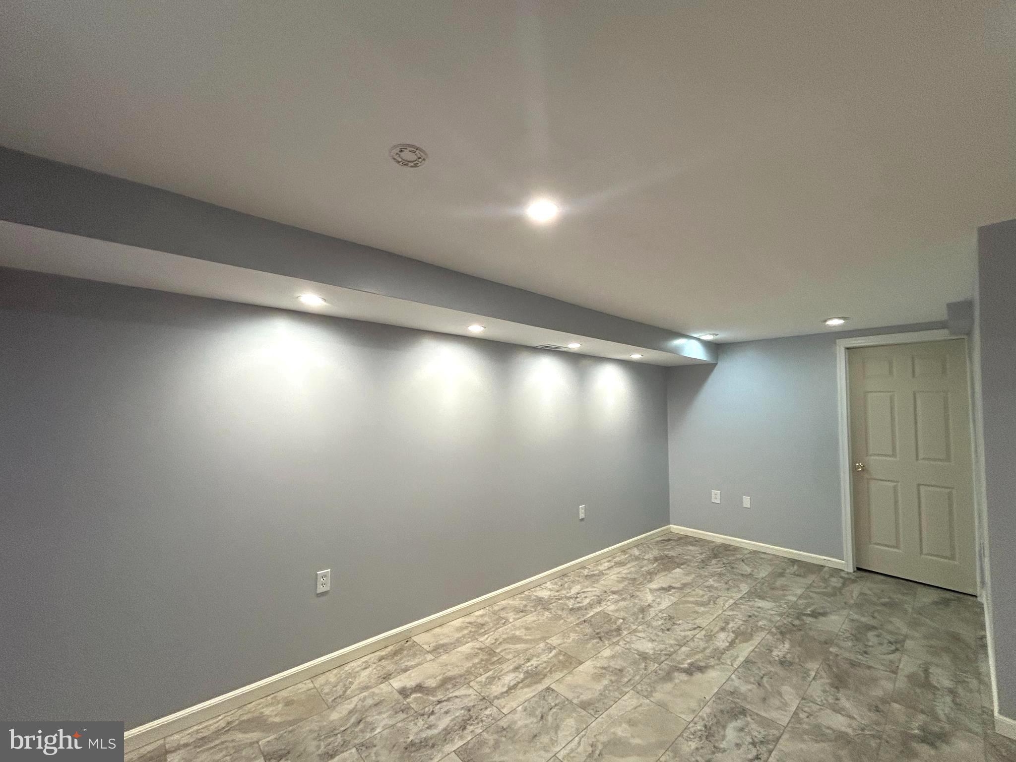 SUBURBIA - Residential Lease