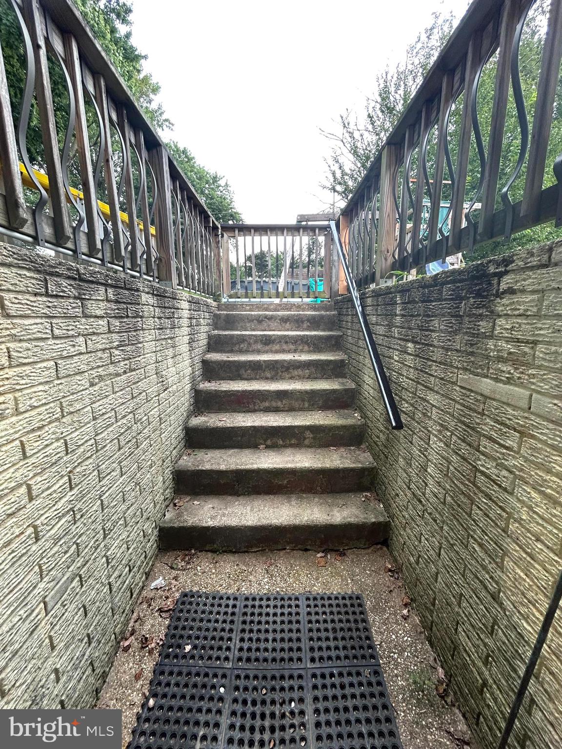 SUBURBIA - Residential Lease