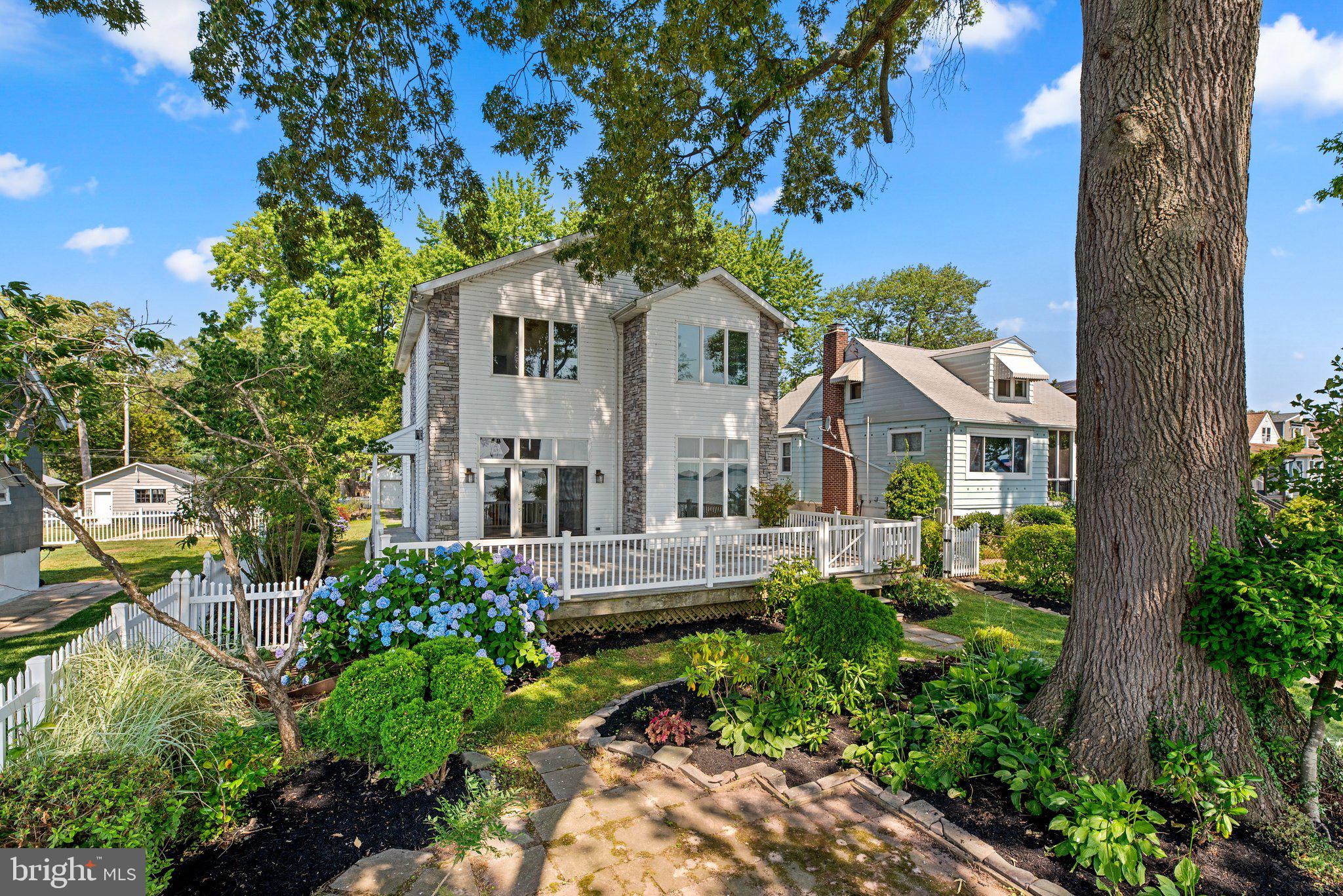 OLIVER BEACH - Residential