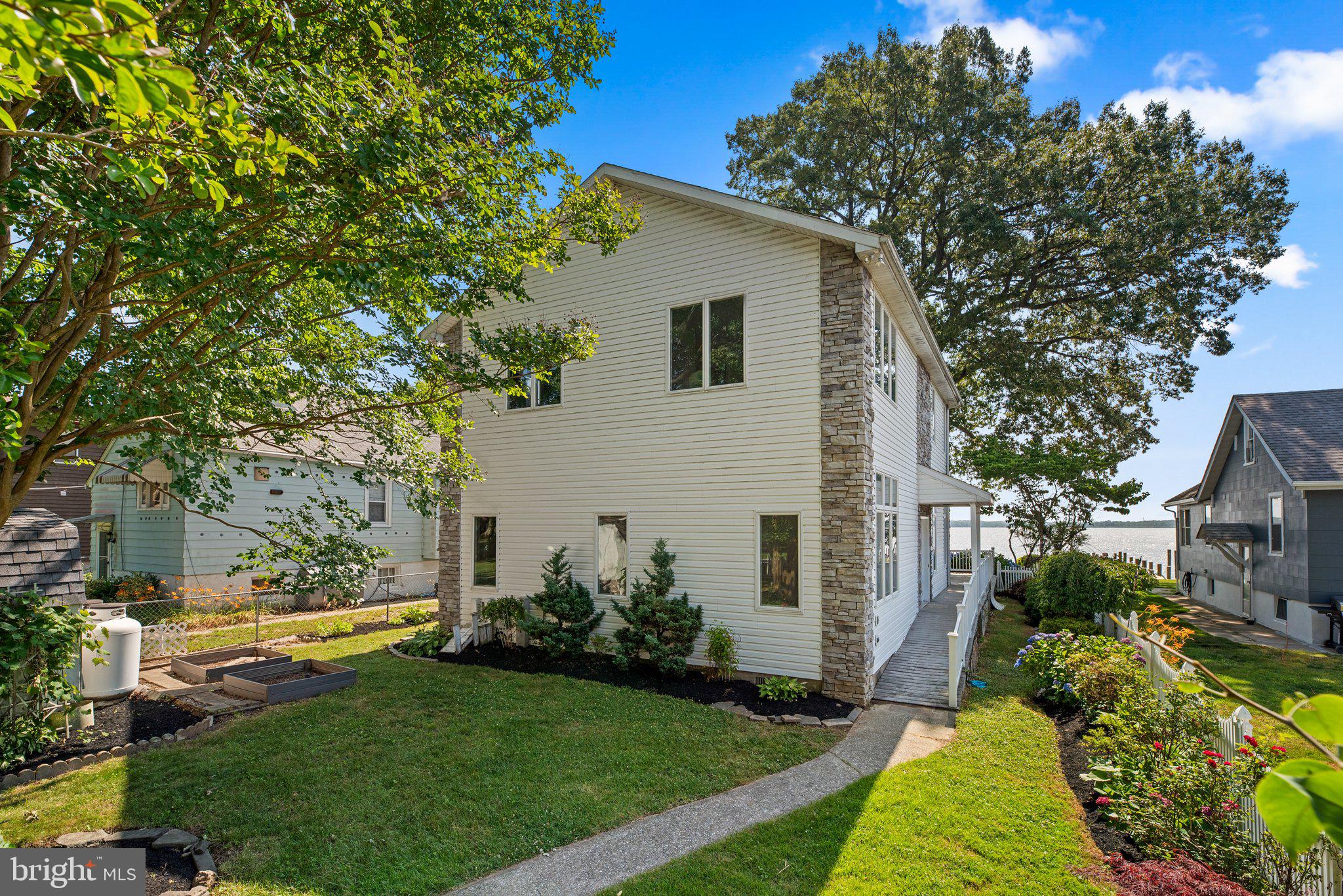 OLIVER BEACH - Residential