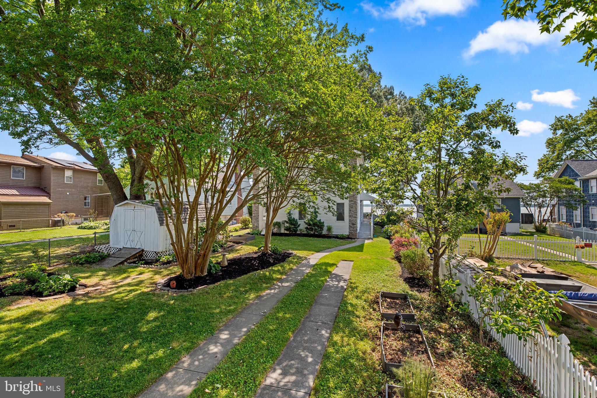 OLIVER BEACH - Residential