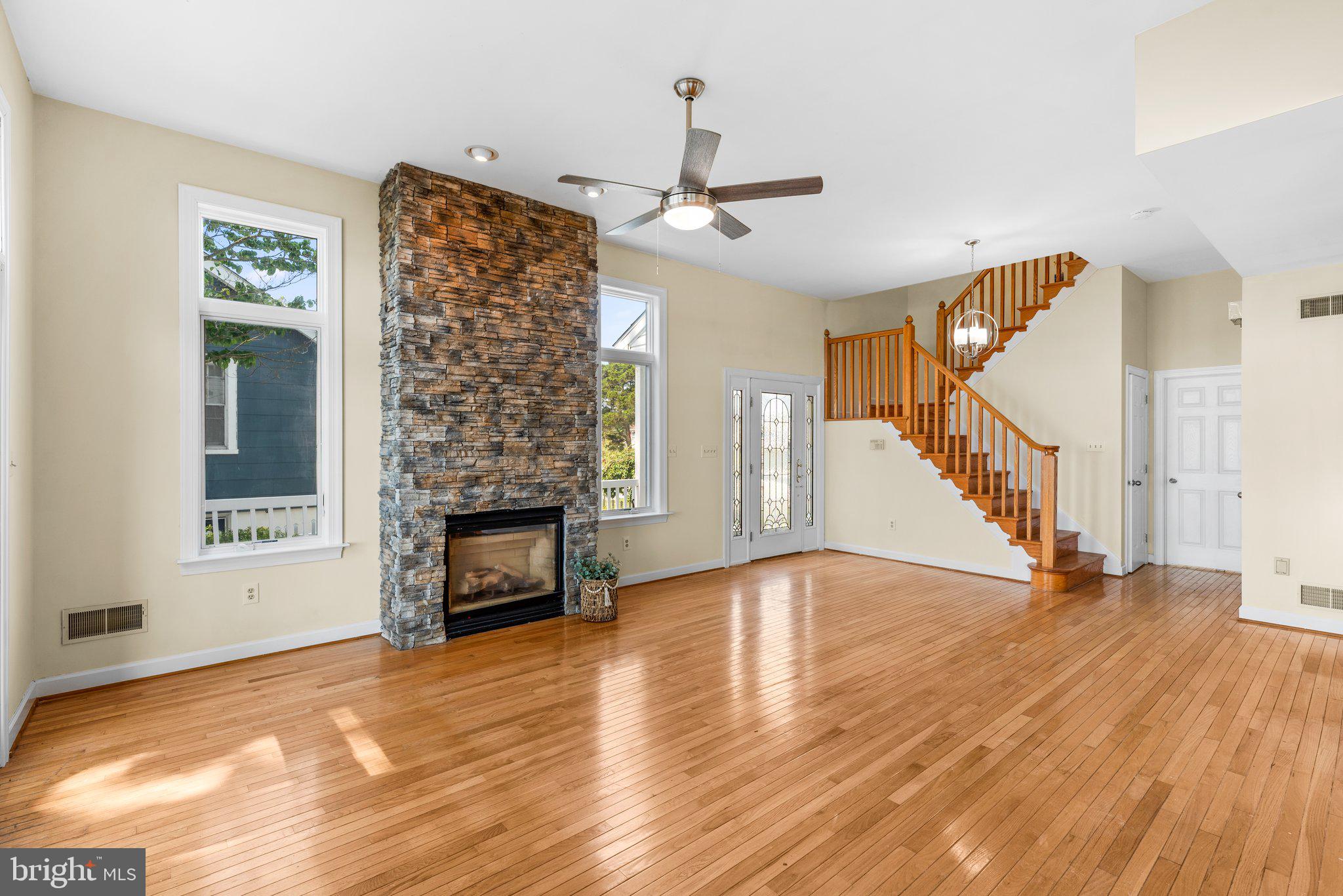 OLIVER BEACH - Residential