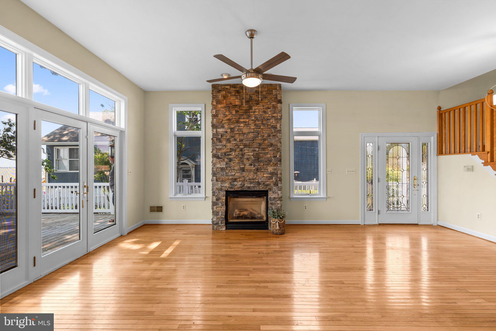 OLIVER BEACH - Residential