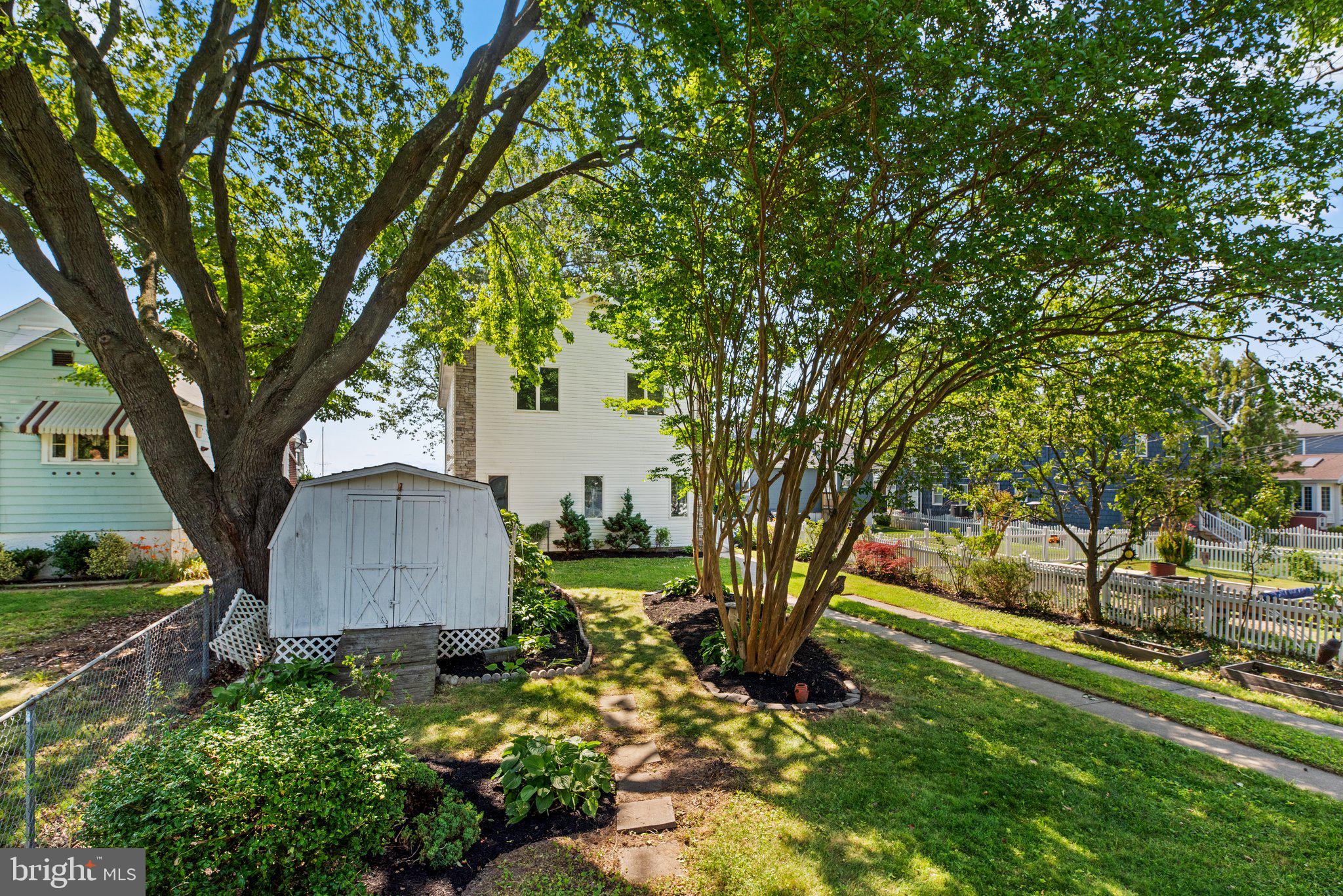 OLIVER BEACH - Residential