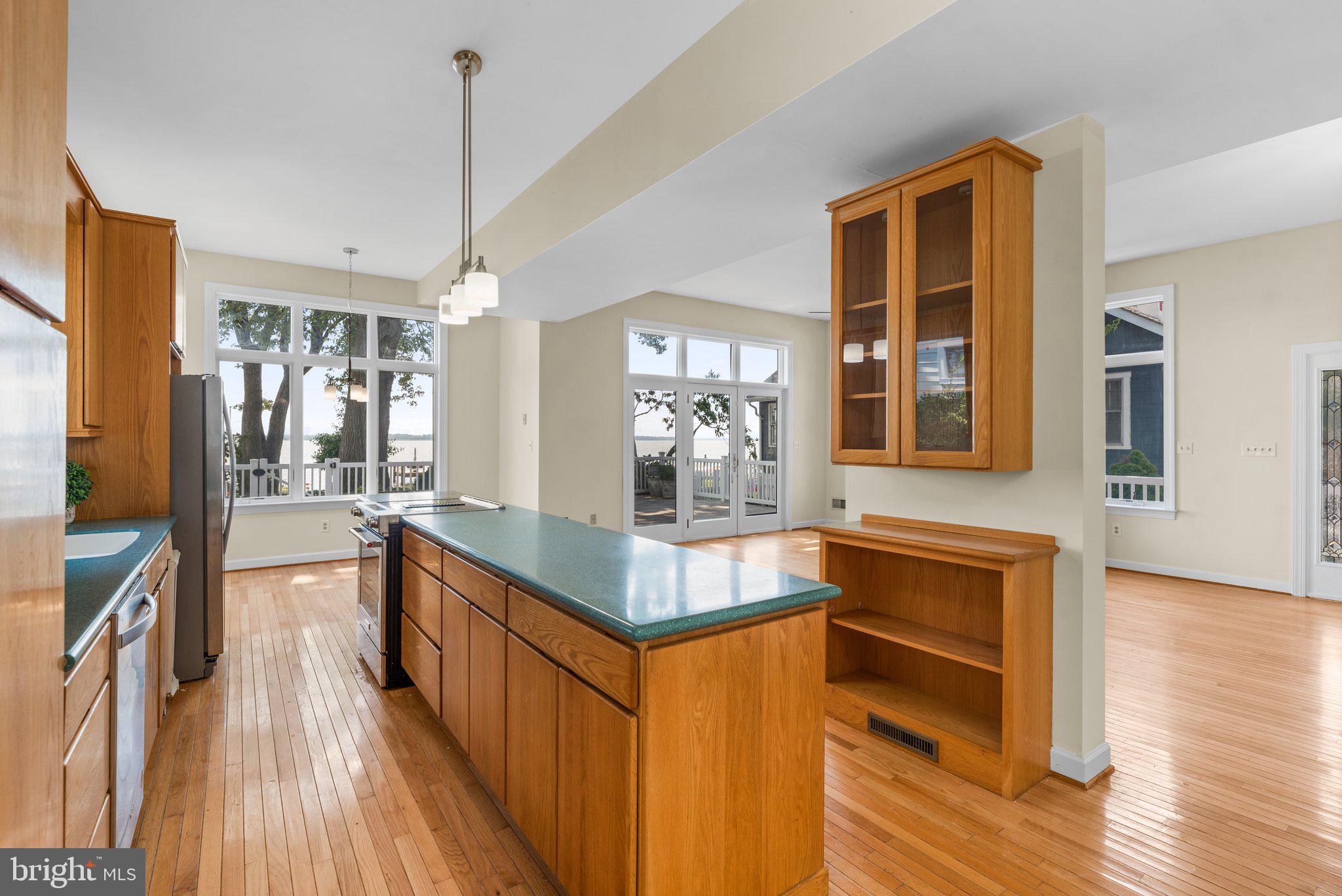 OLIVER BEACH - Residential