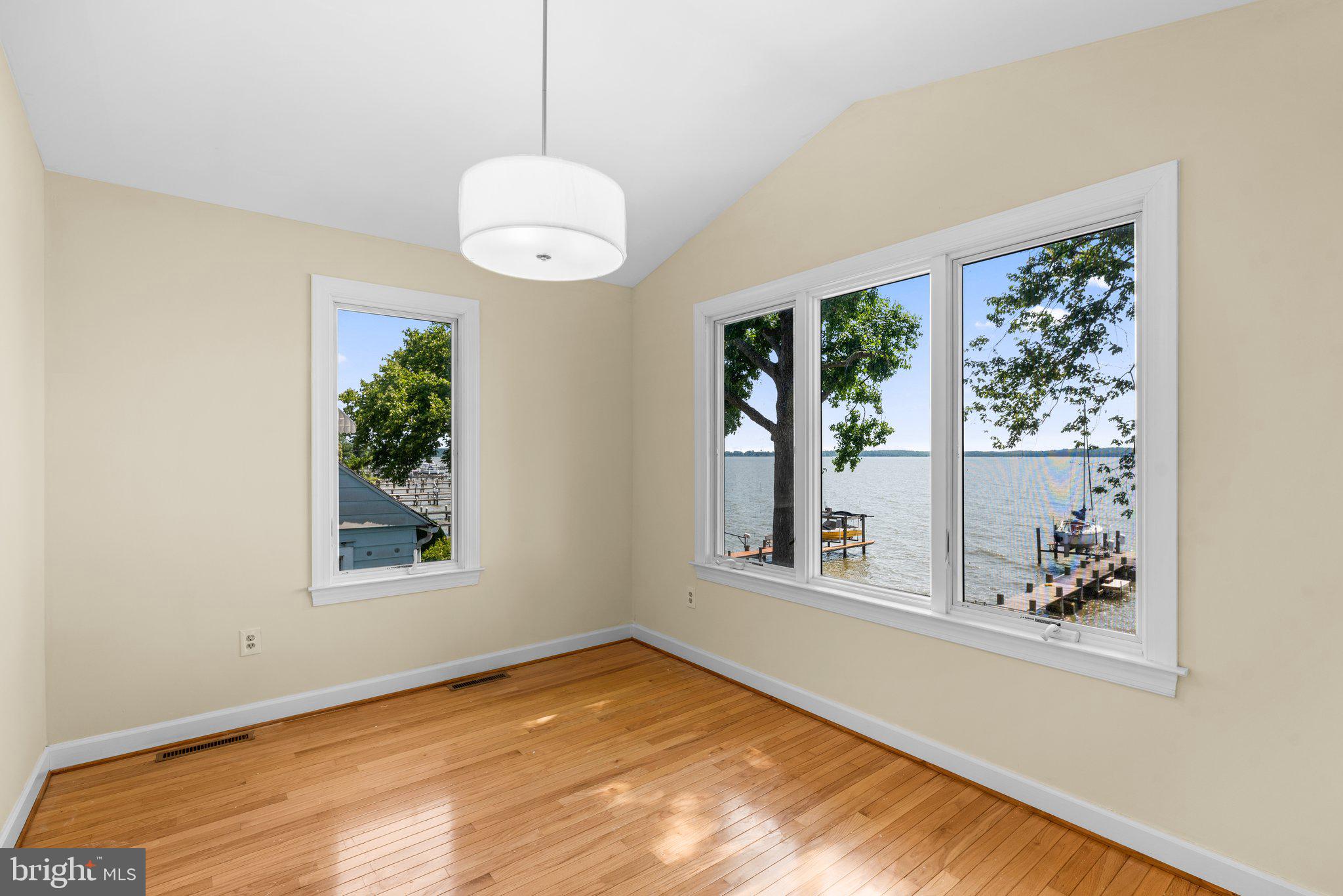 OLIVER BEACH - Residential