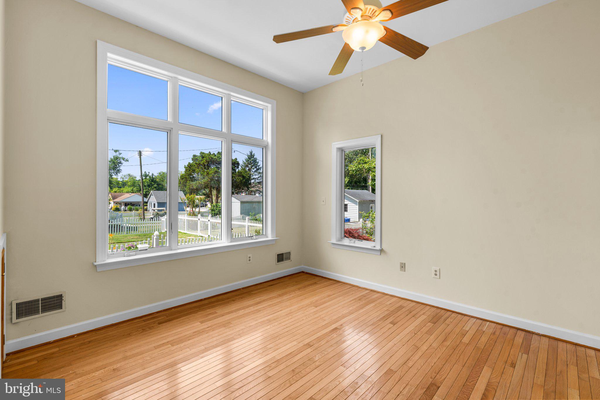 OLIVER BEACH - Residential