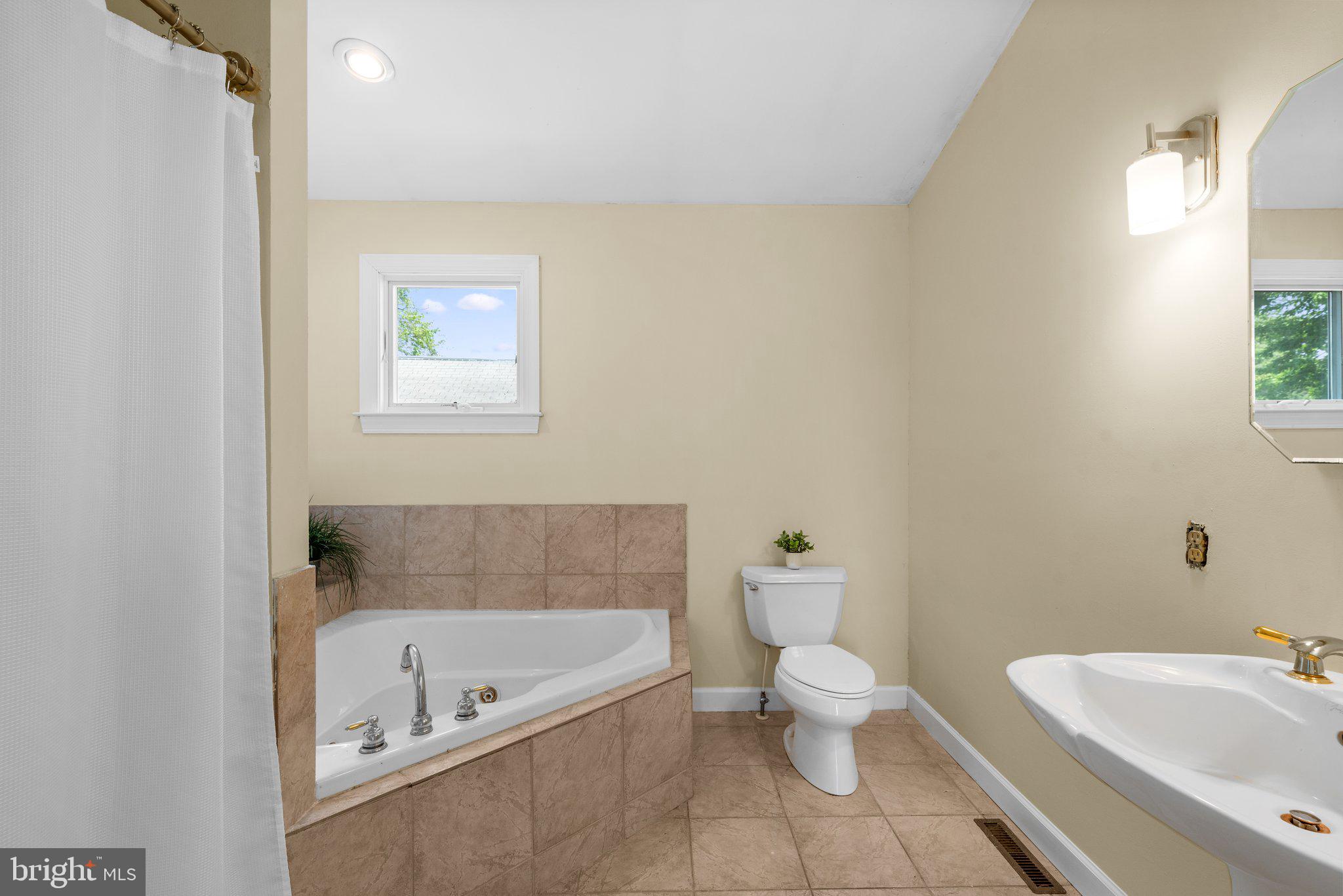 OLIVER BEACH - Residential