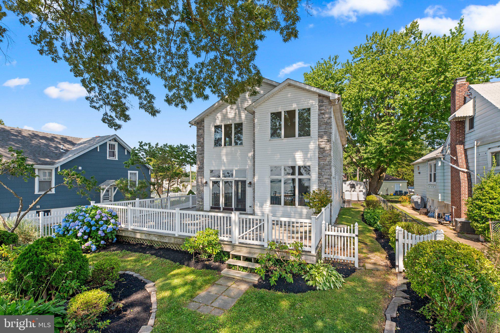 OLIVER BEACH - Residential