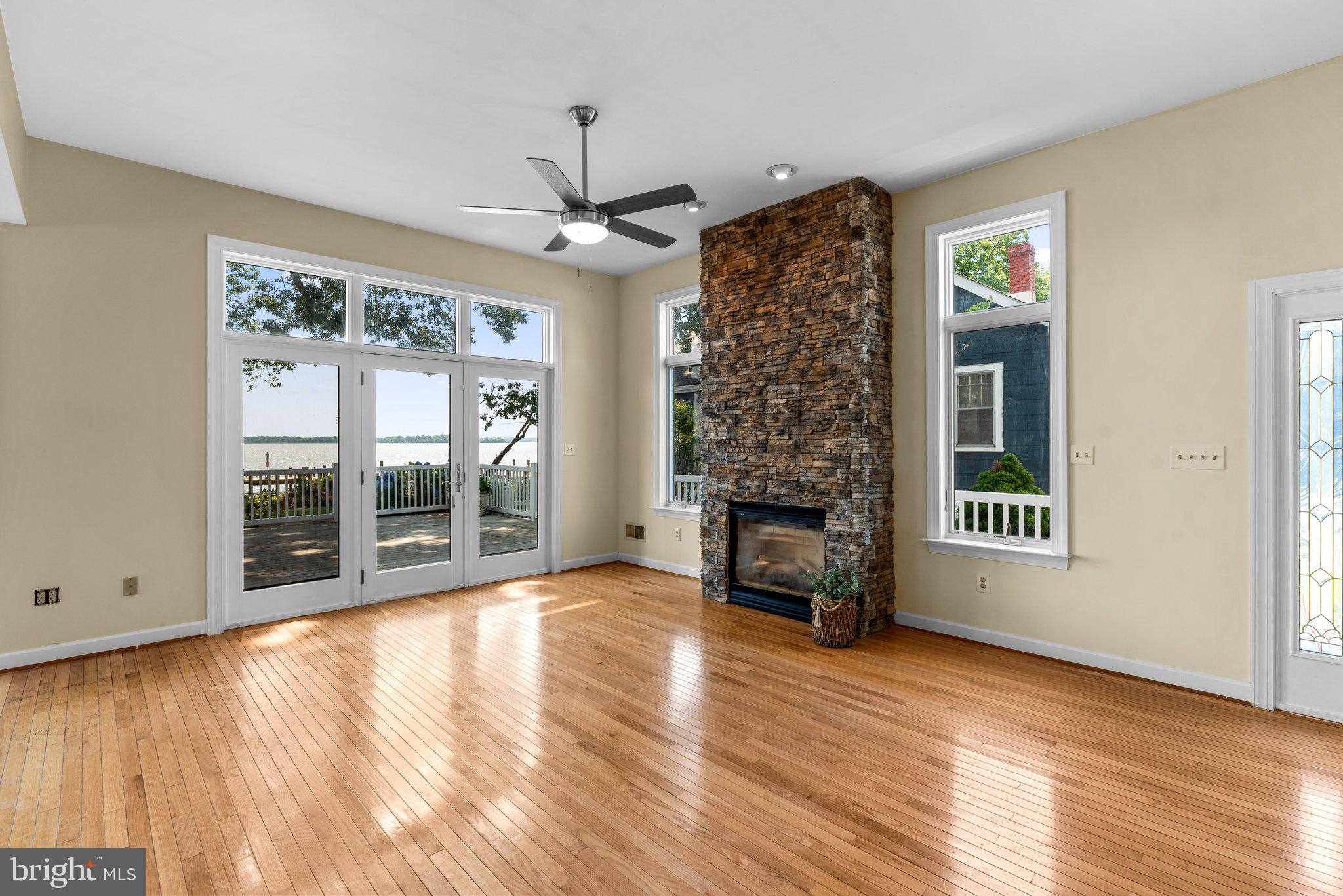 OLIVER BEACH - Residential