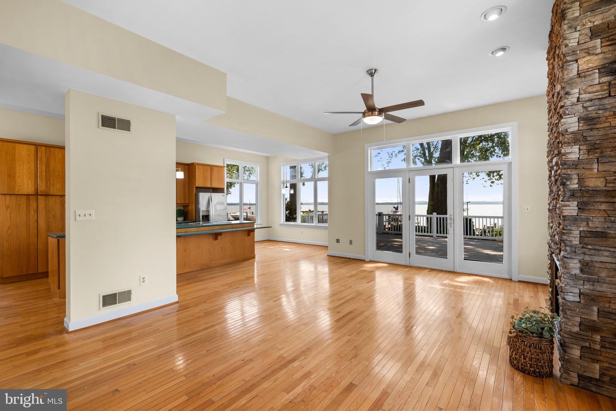 OLIVER BEACH - Residential