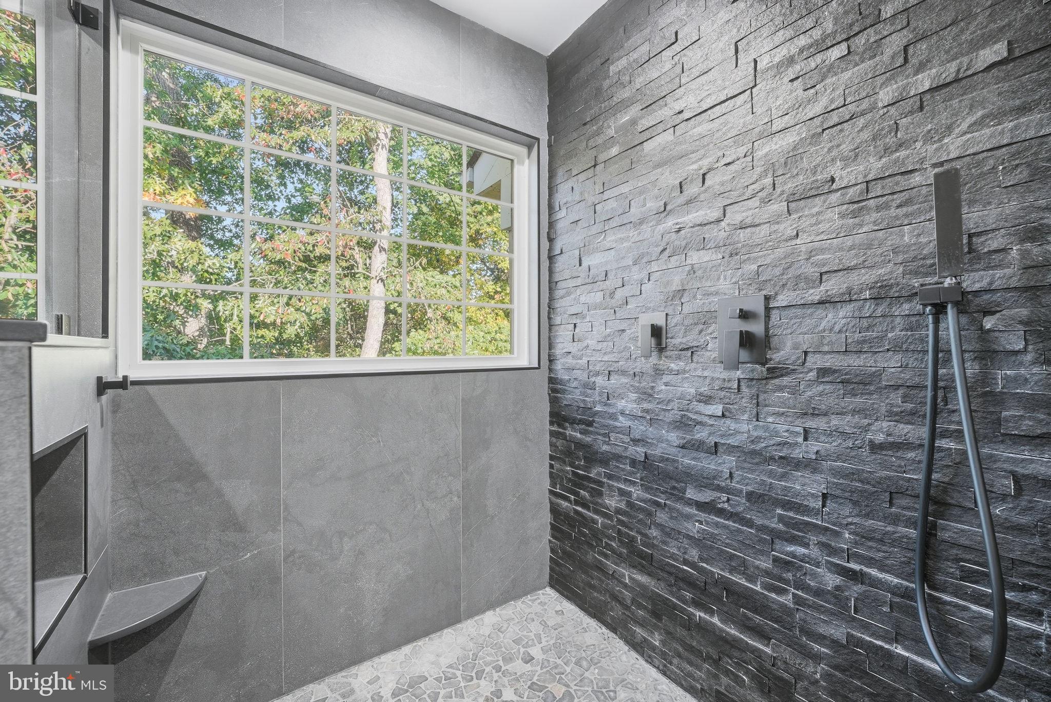 GREAT FALLS CHASE - Residential