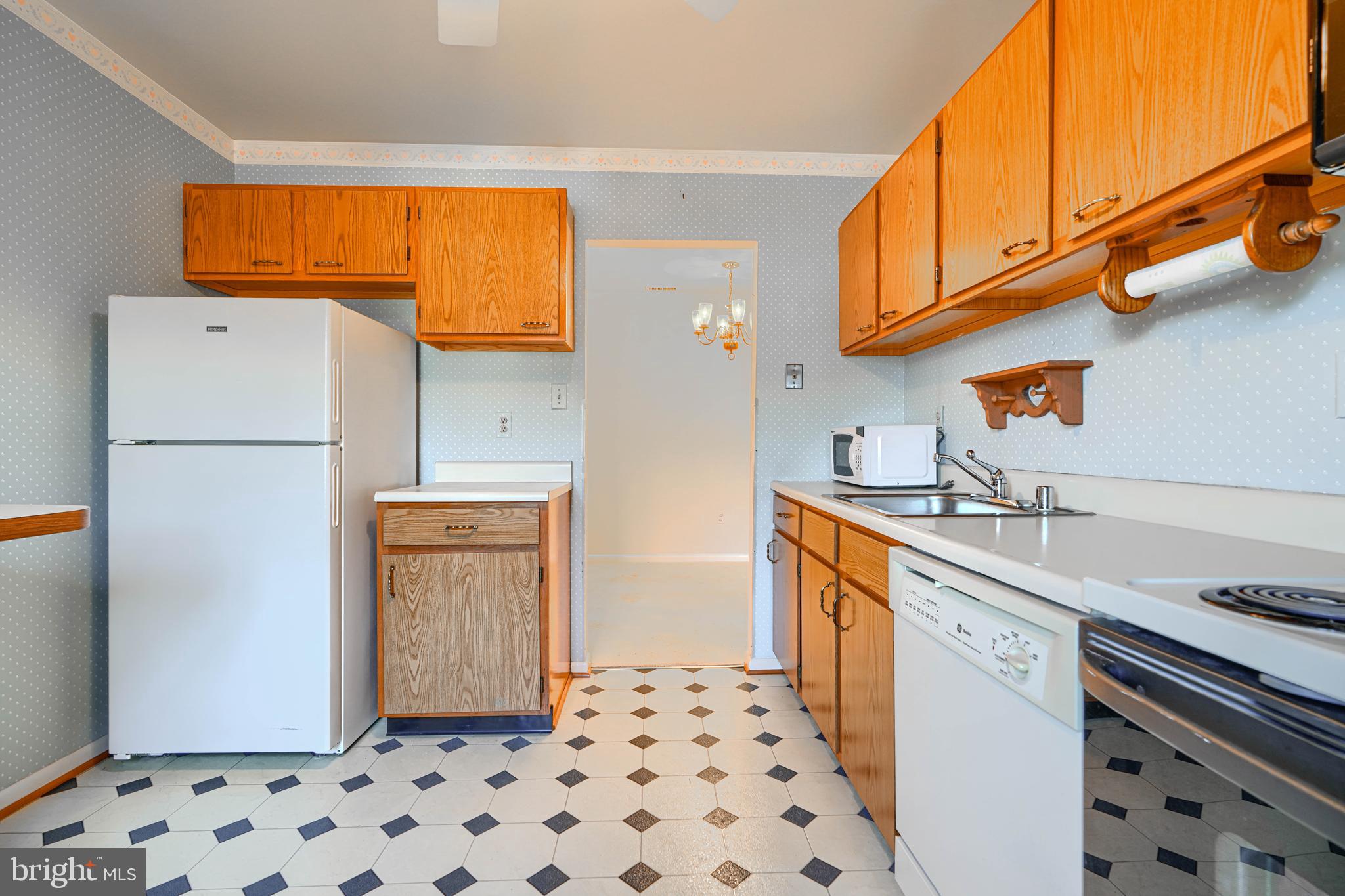 PERRY HALL - Residential