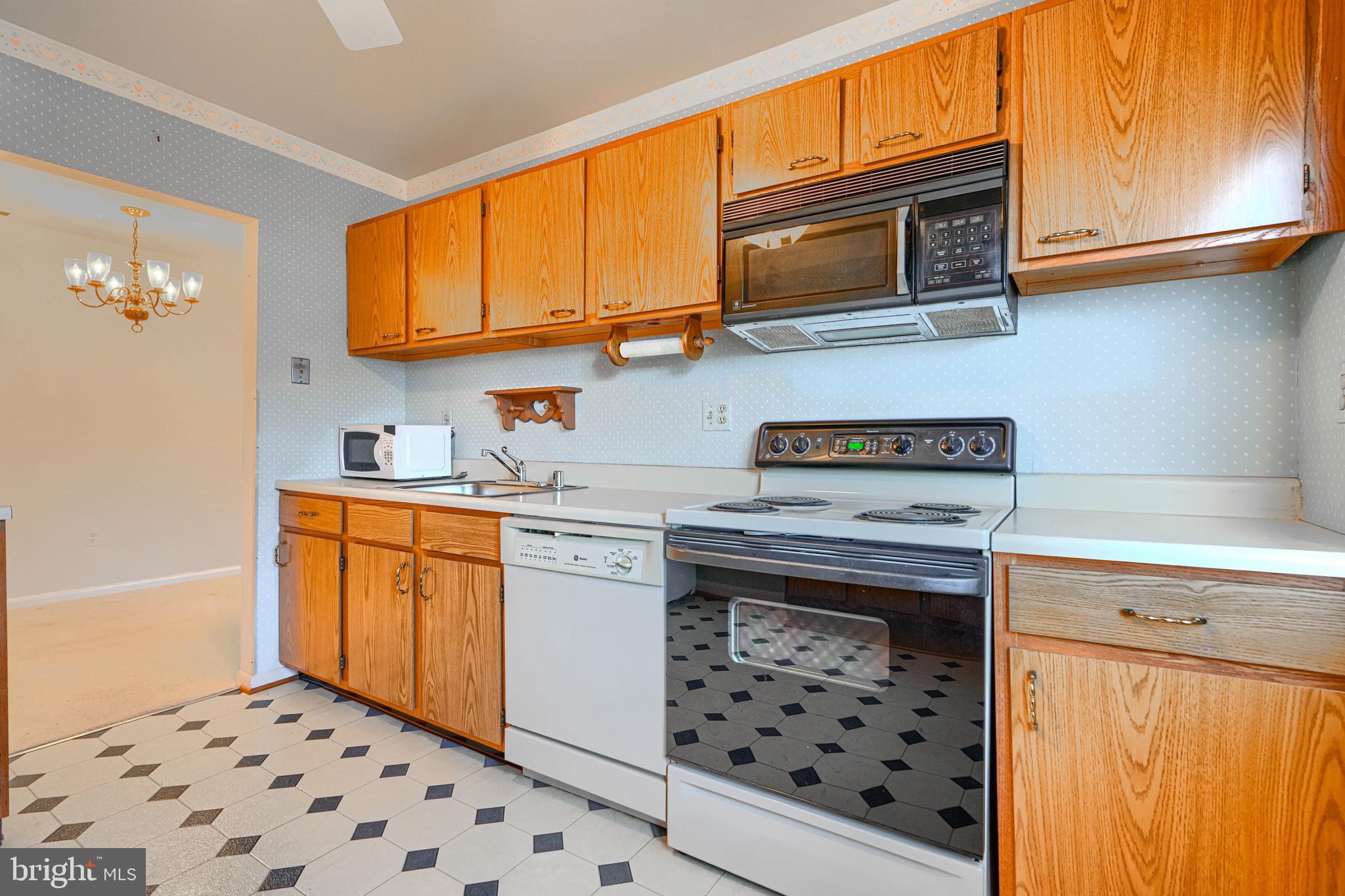 PERRY HALL - Residential