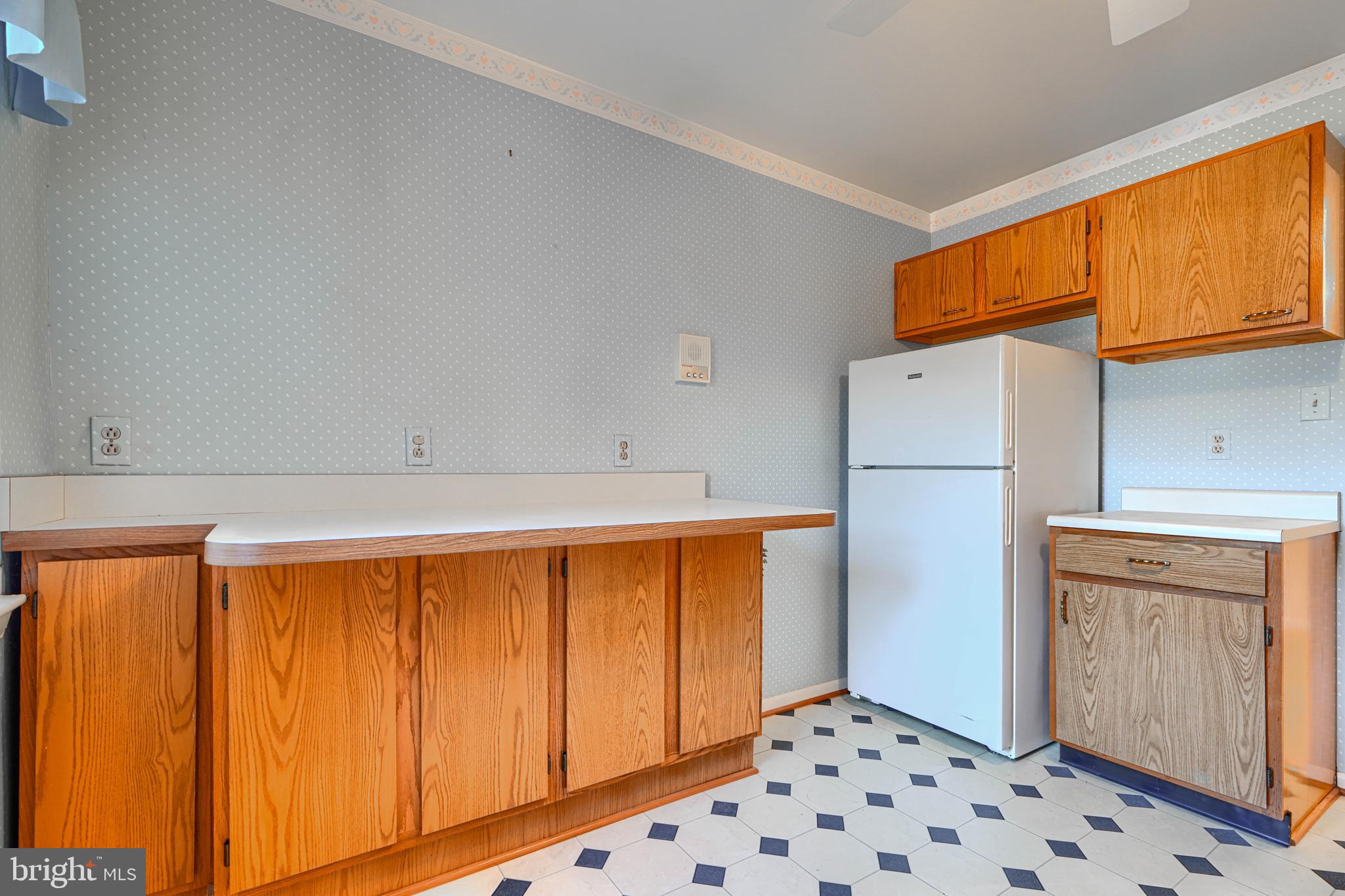 PERRY HALL - Residential