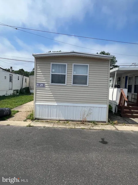 21 Cedarwood Ave, Gloucester City, NJ MLS: NJCD2098442