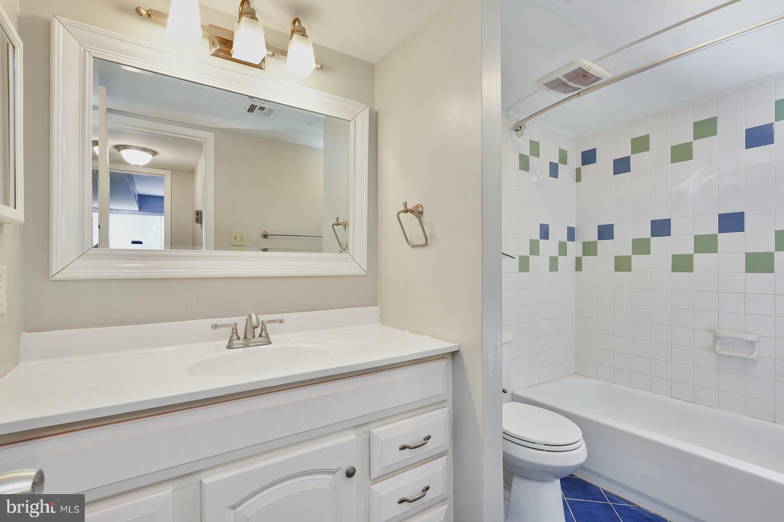 CHELSEA WOODS CONDO - Residential