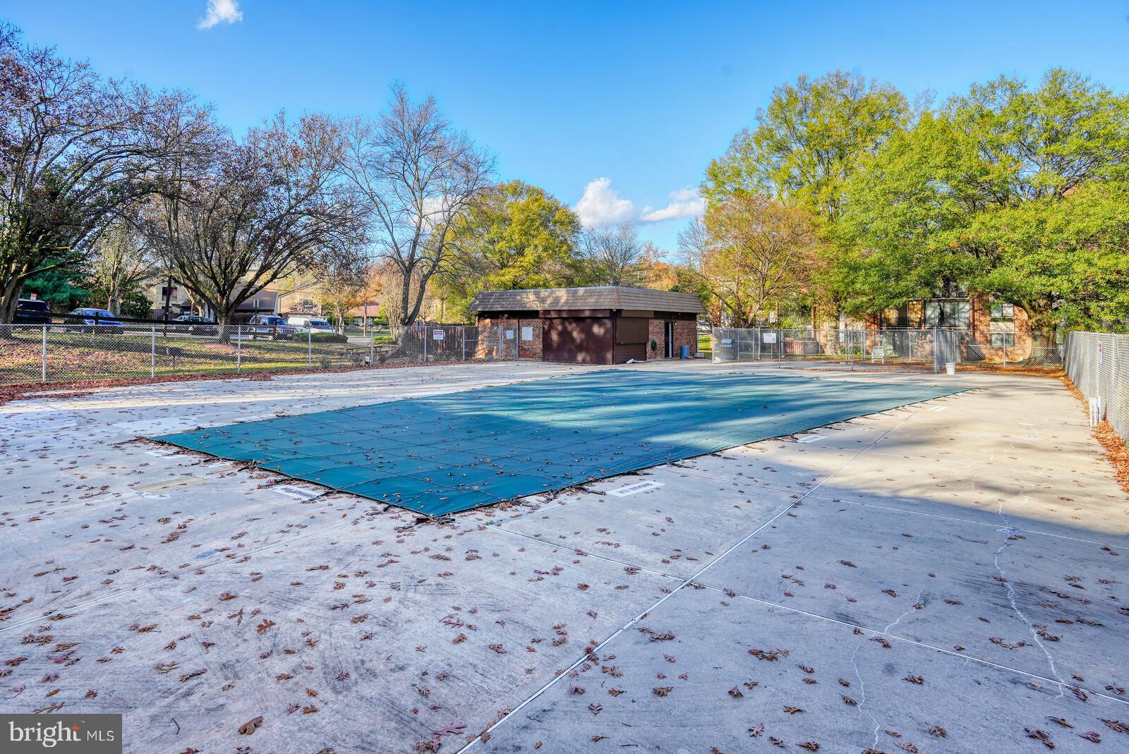 CHELSEA WOODS CONDO - Residential