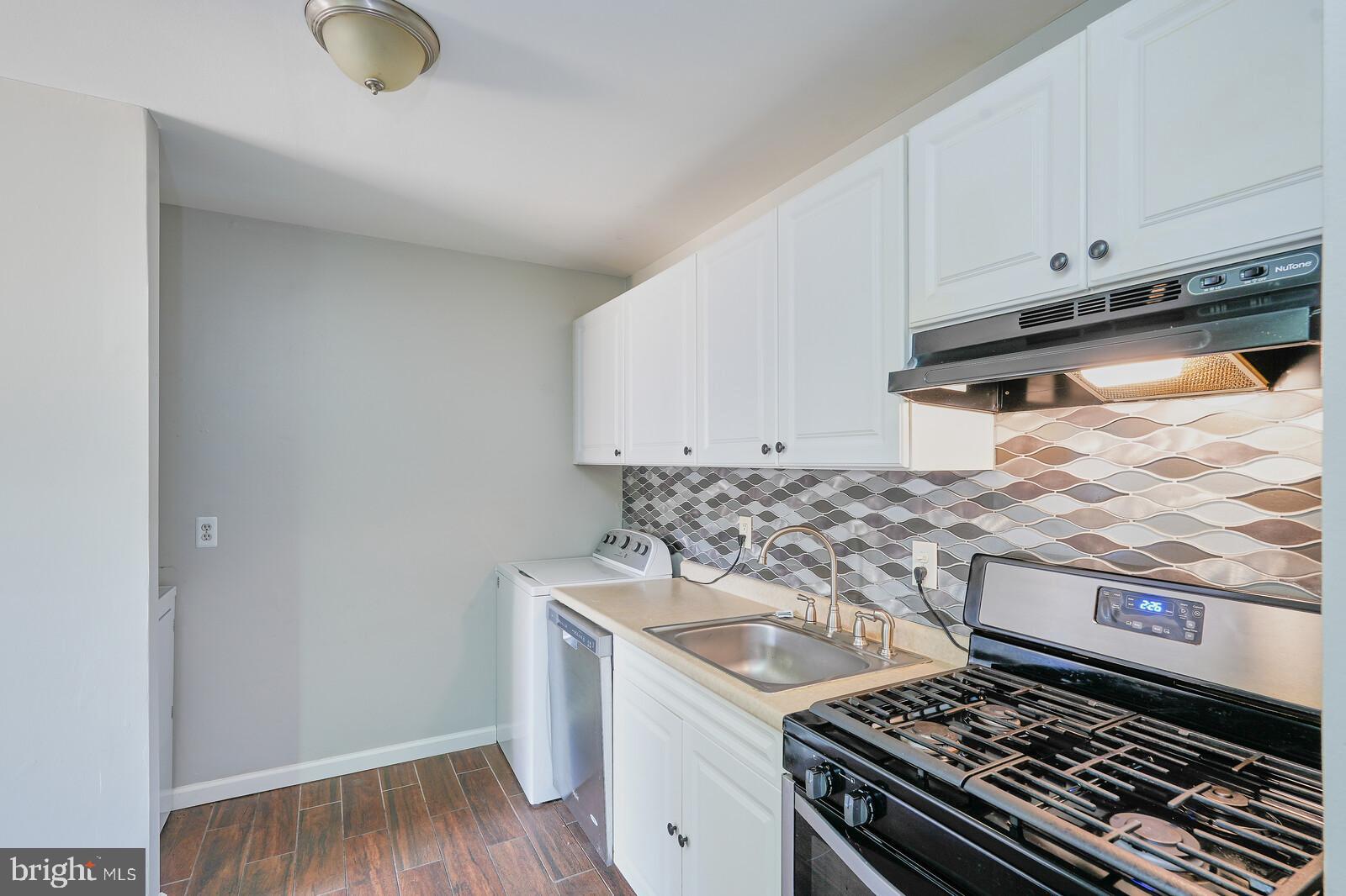 CHELSEA WOODS CONDO - Residential