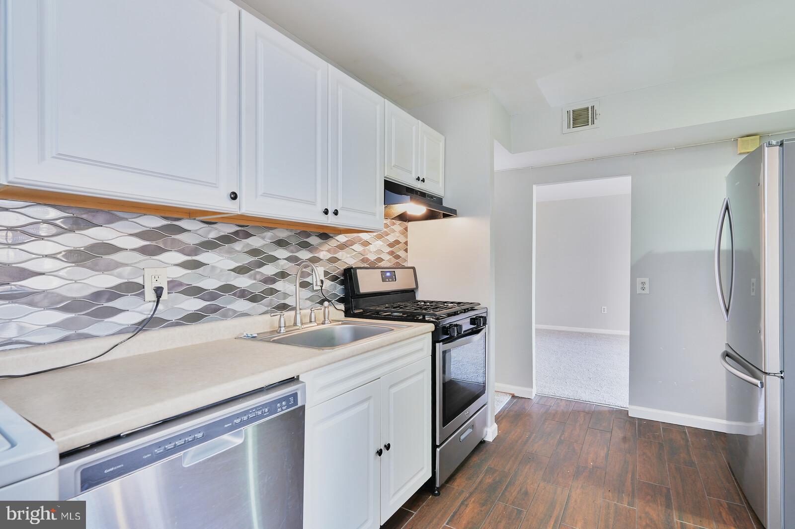 CHELSEA WOODS CONDO - Residential