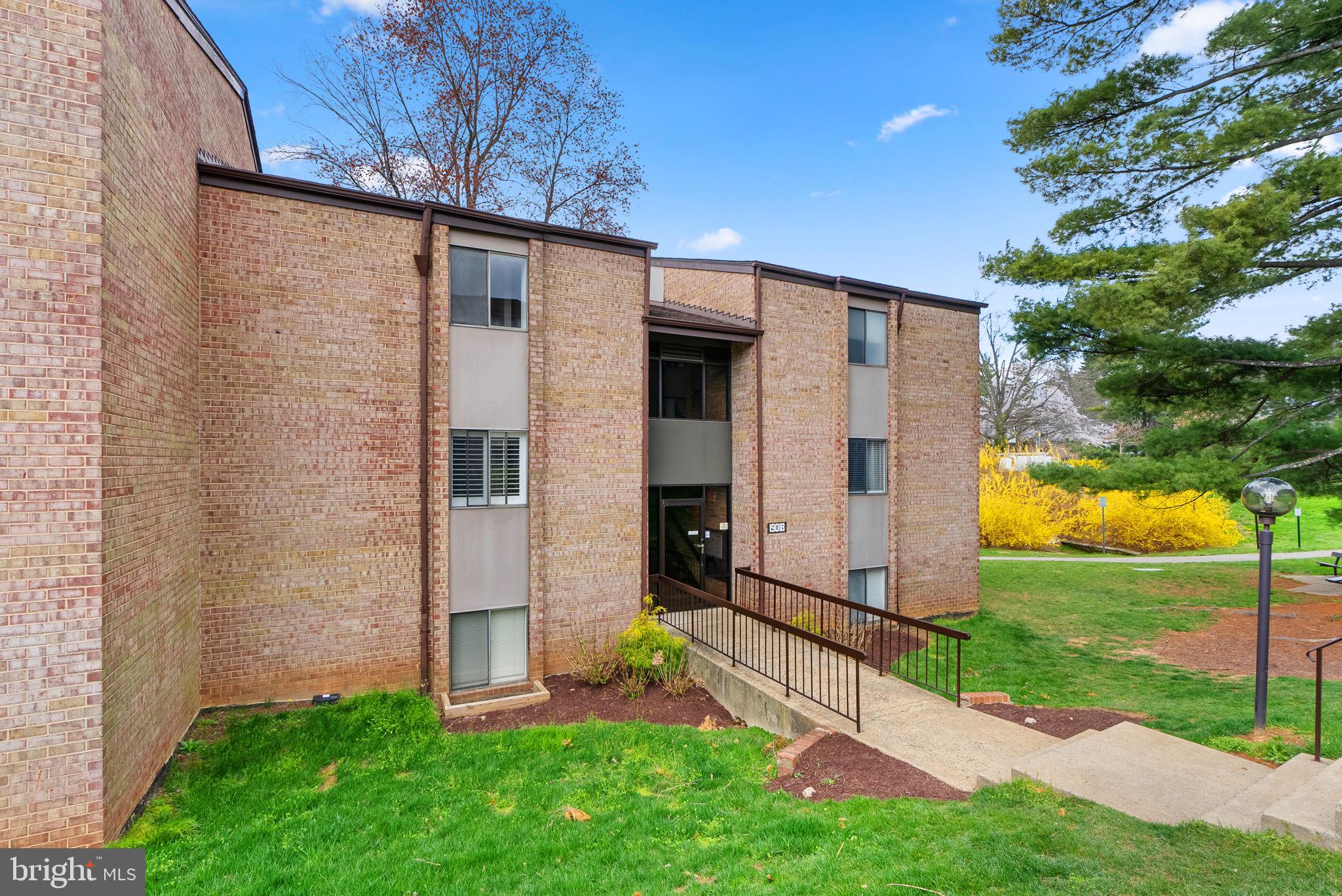 HERONS COVE - Residential