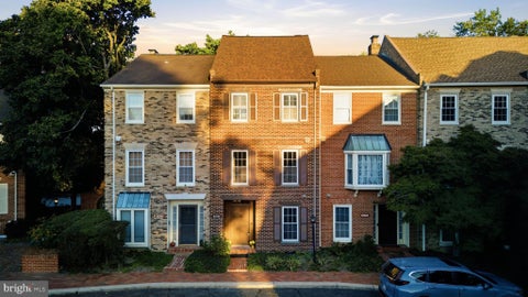 Photo of 6703 - E Washington Boulevard #E, ARLINGTON, VA 22213 (MLS # VAAR2080694)