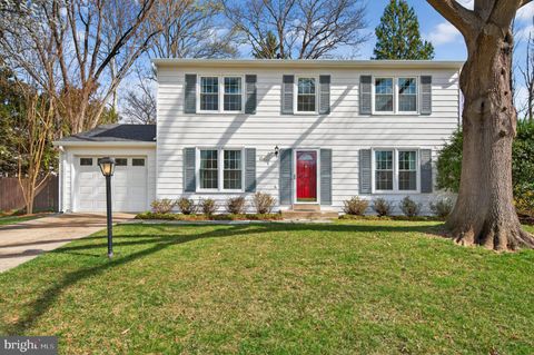 Homes For Sale - 5401 Kinnerly Court<br/> BURKE, VA 22015