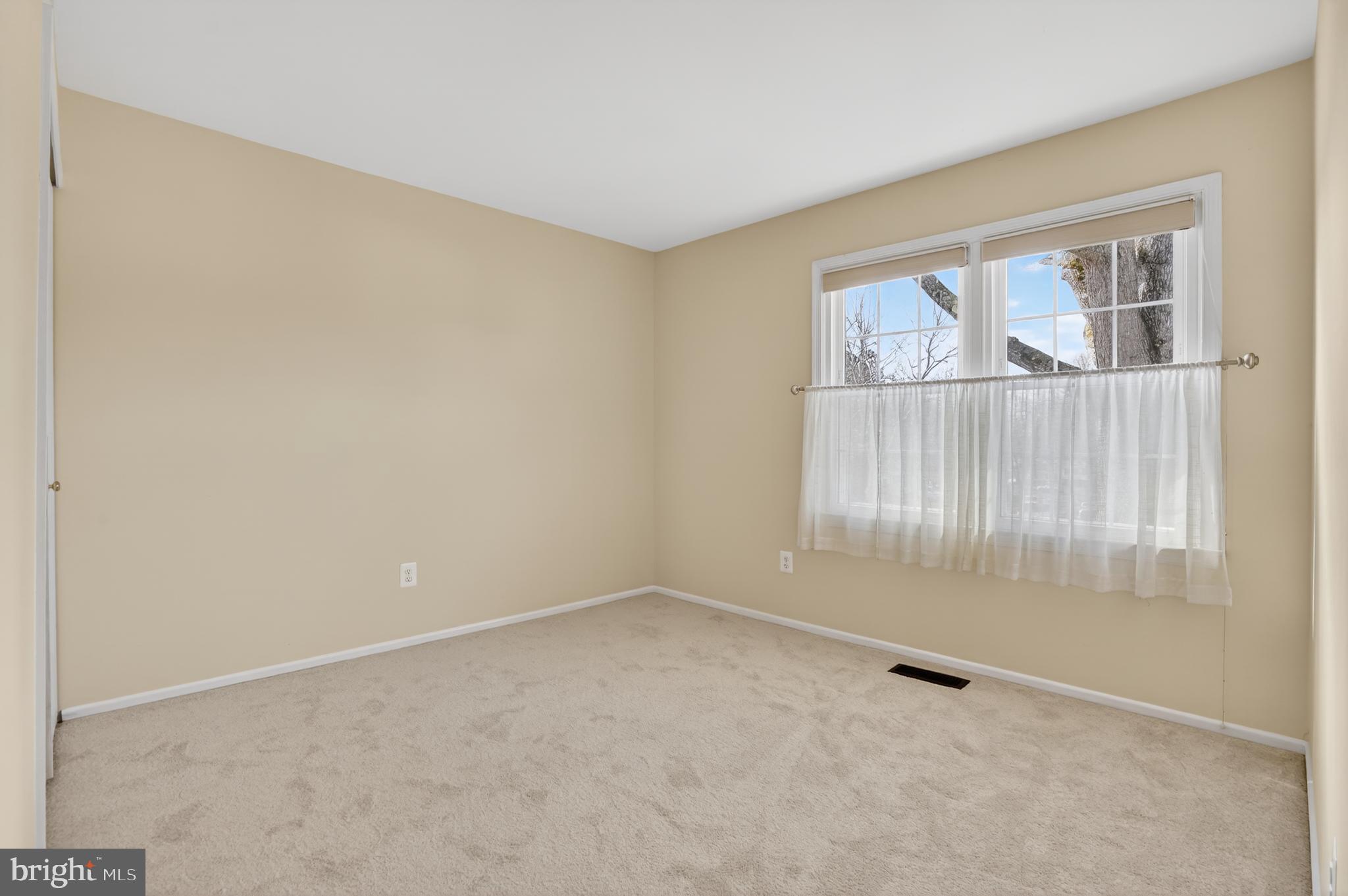 LAKE BRADDOCK - Residential