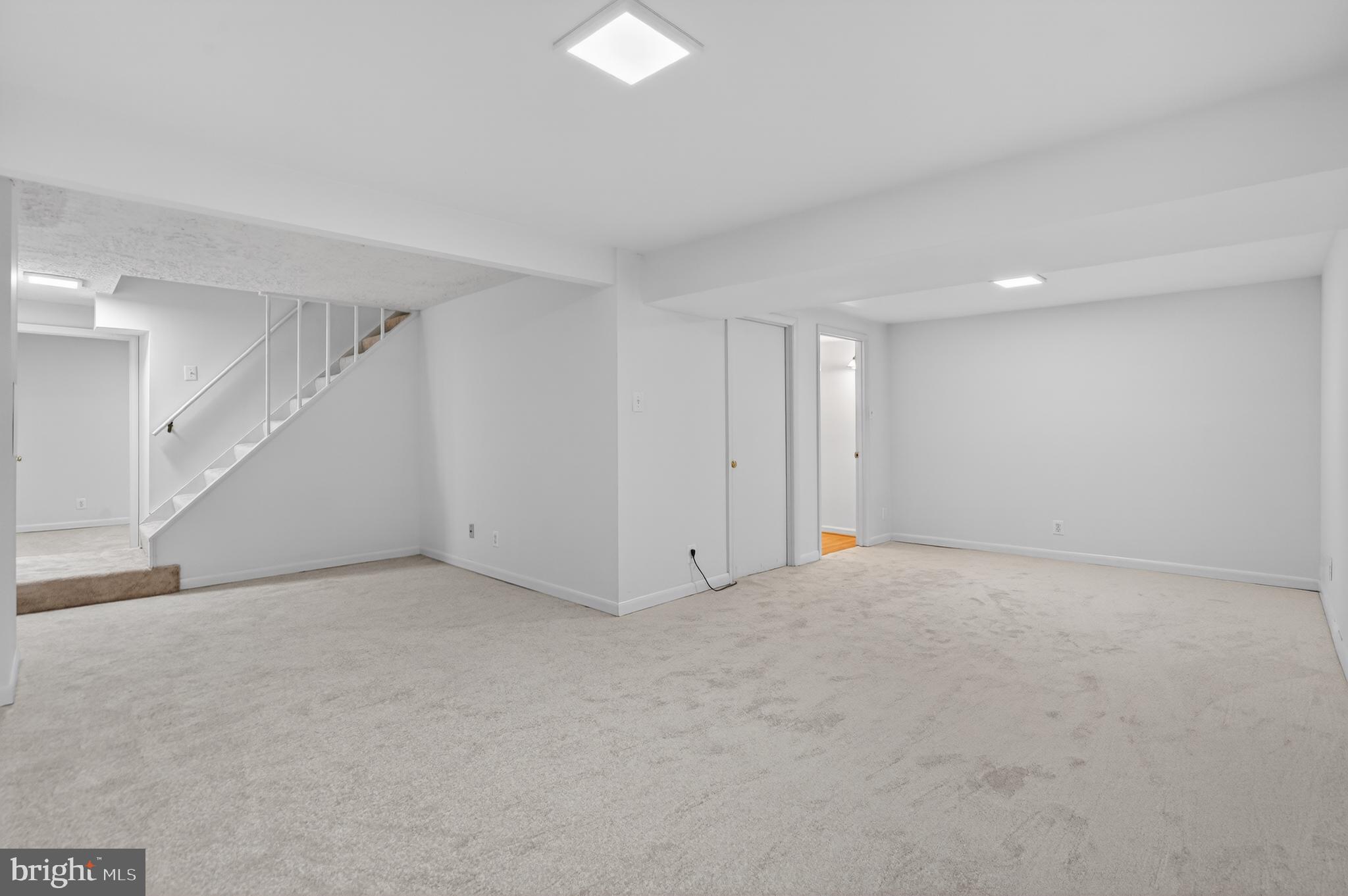 LAKE BRADDOCK - Residential