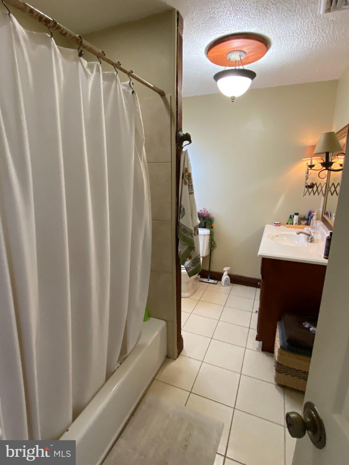 JUSTA FARMS - Residential