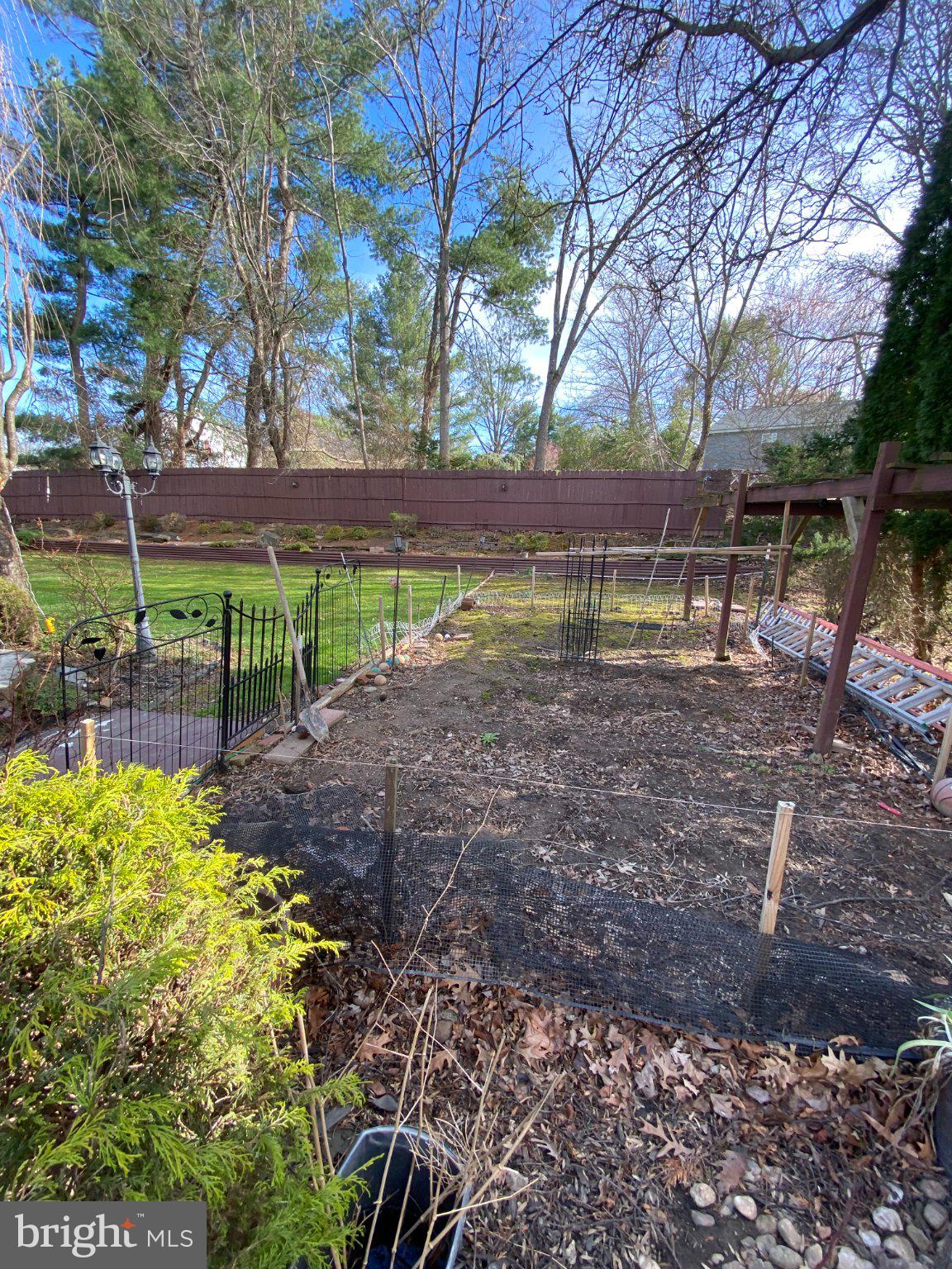 JUSTA FARMS - Residential