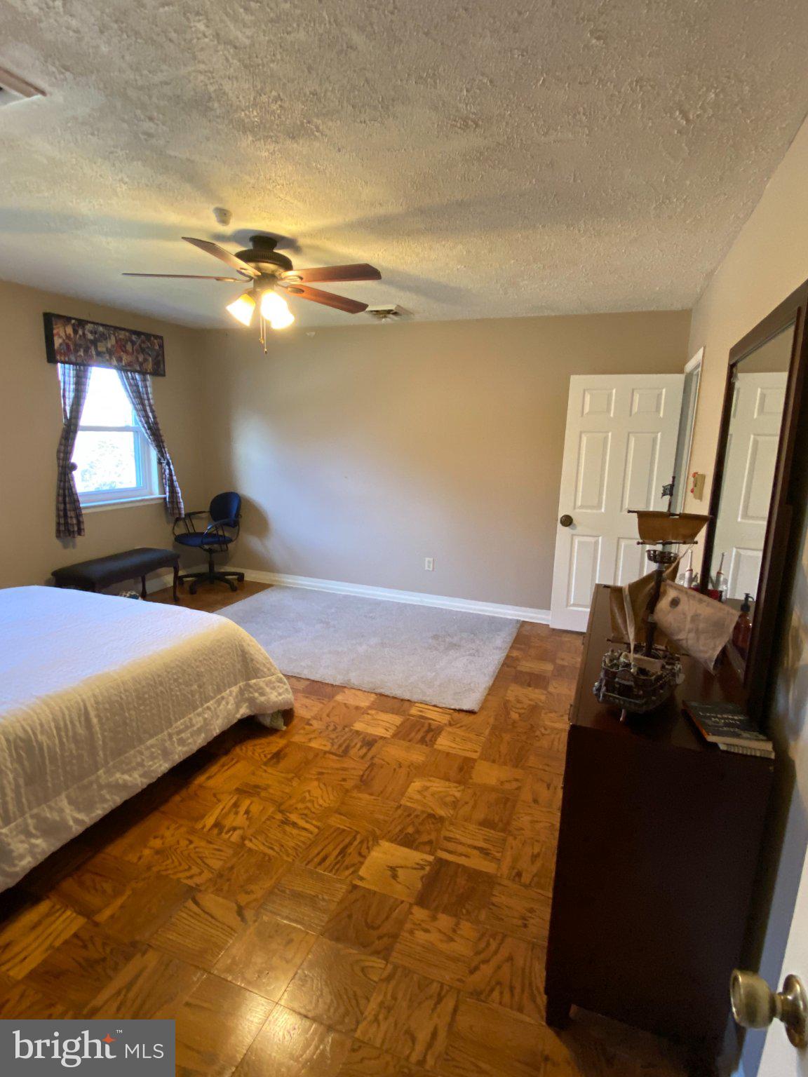 JUSTA FARMS - Residential