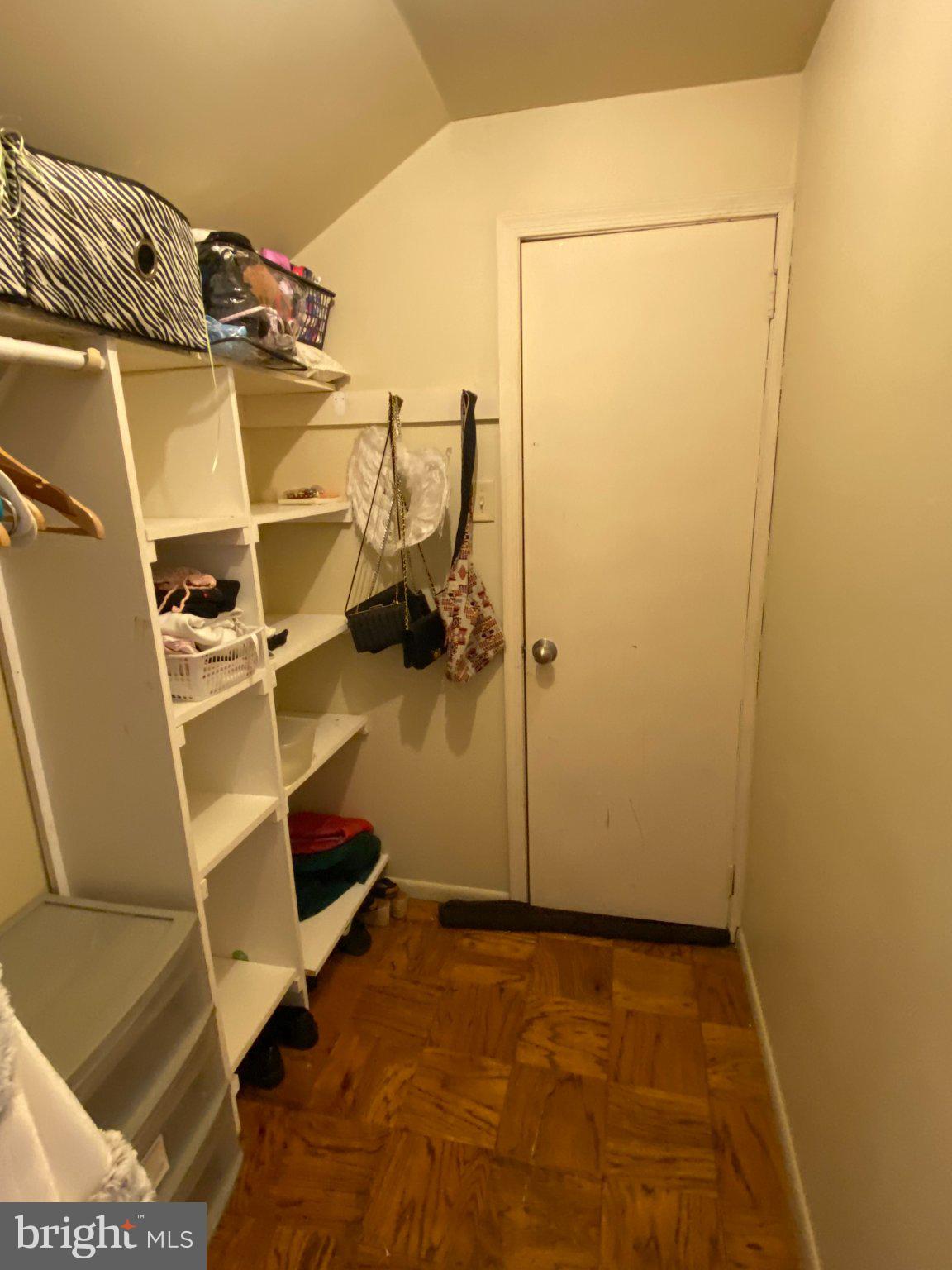 JUSTA FARMS - Residential