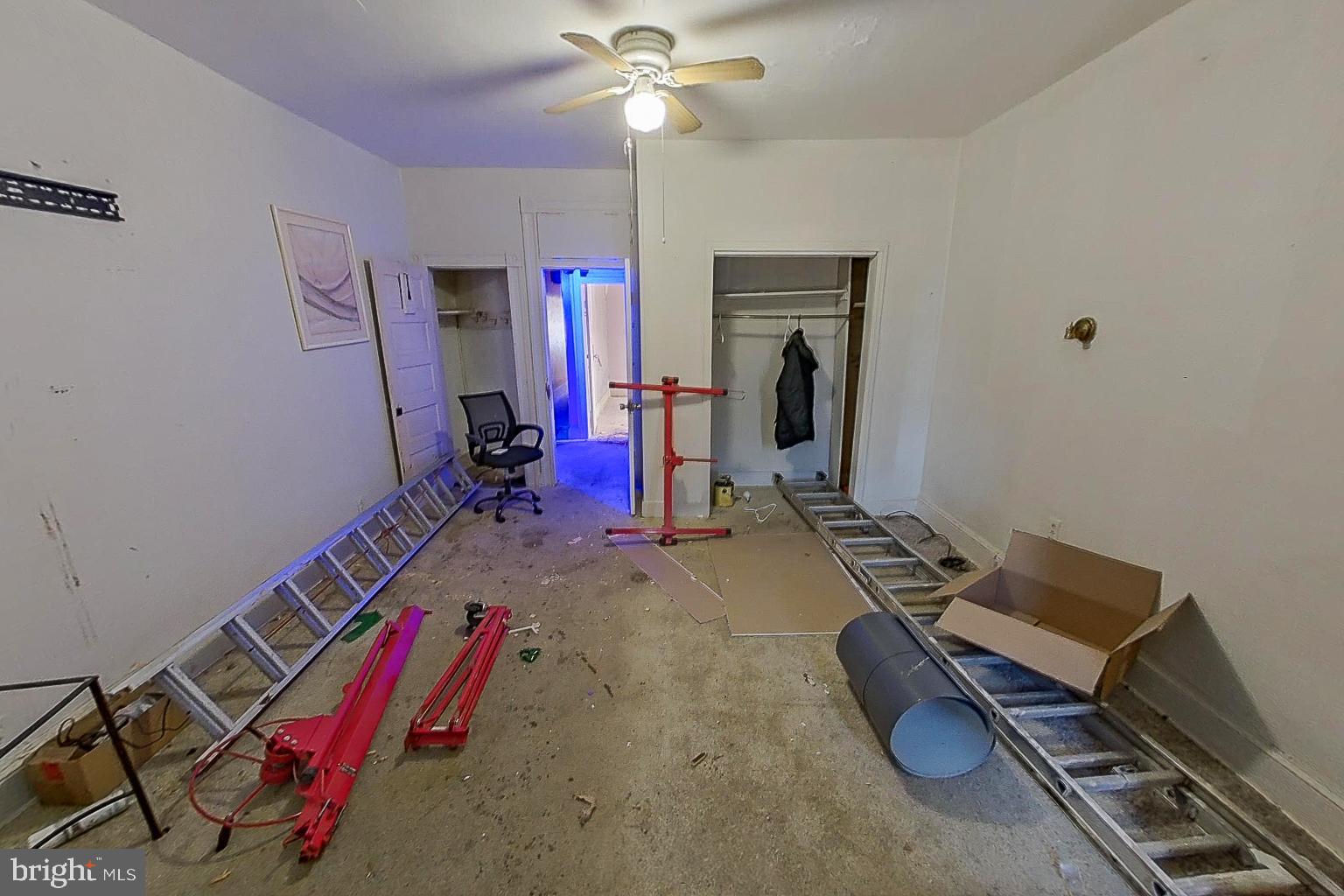 PARK CIRCLE - Residential