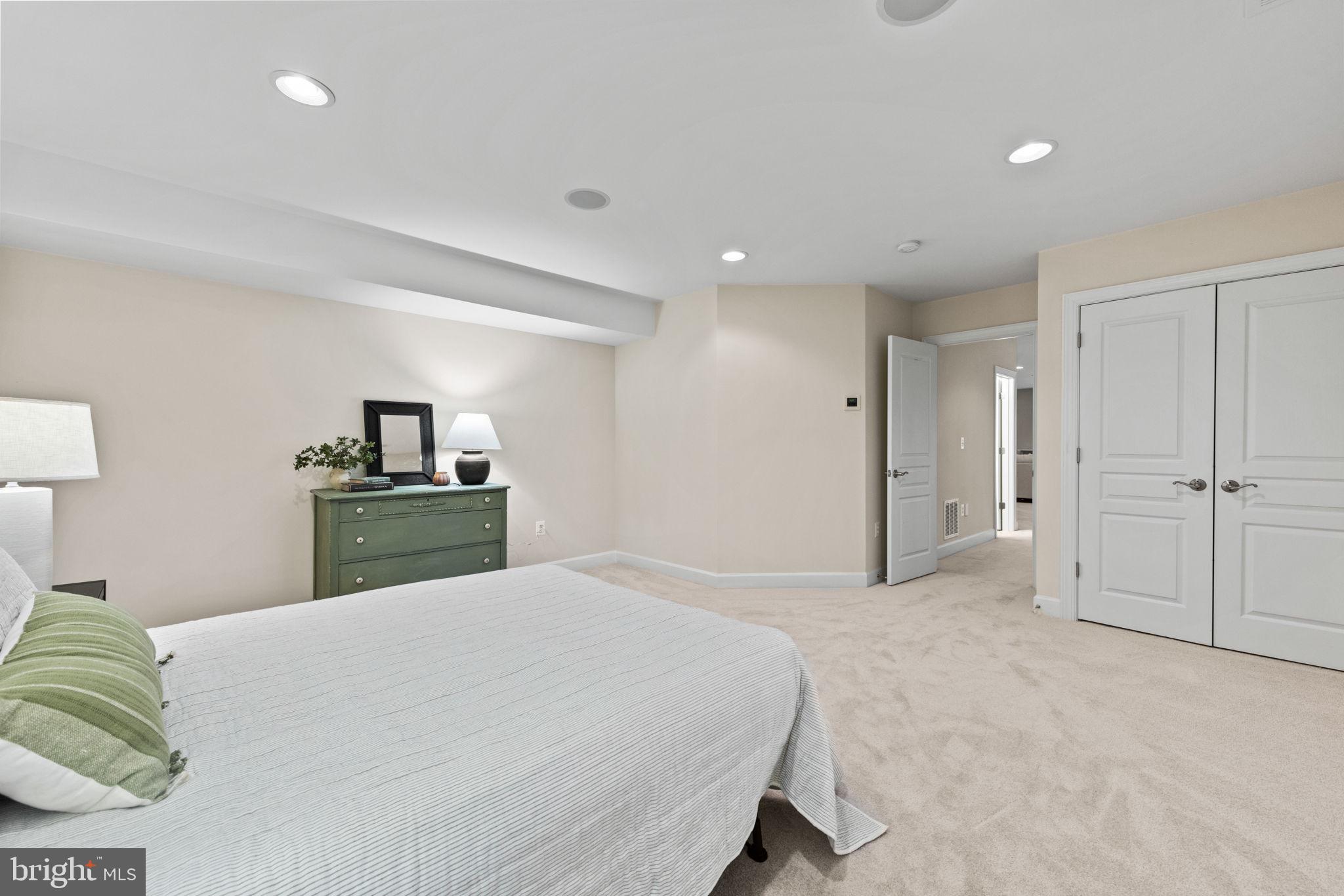 BELL MANOR ESTATES - Residential