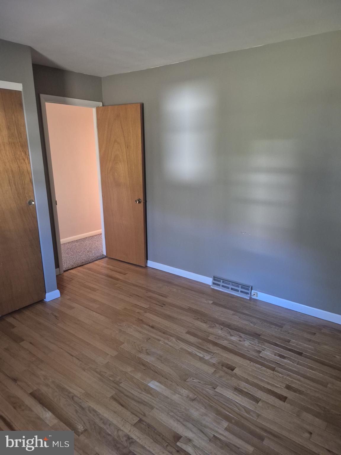 MONTROSE MANOR - Residential