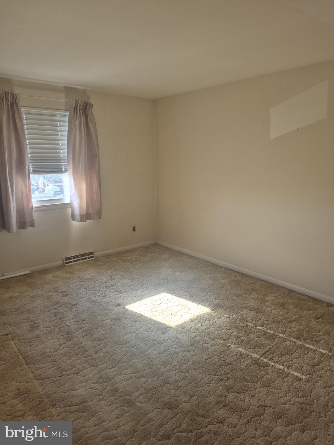 MONTROSE MANOR - Residential