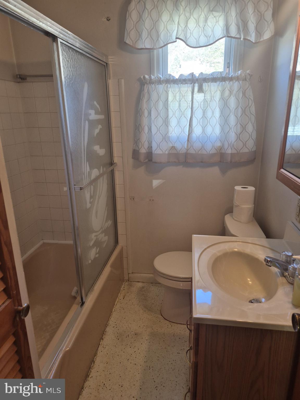 MONTROSE MANOR - Residential