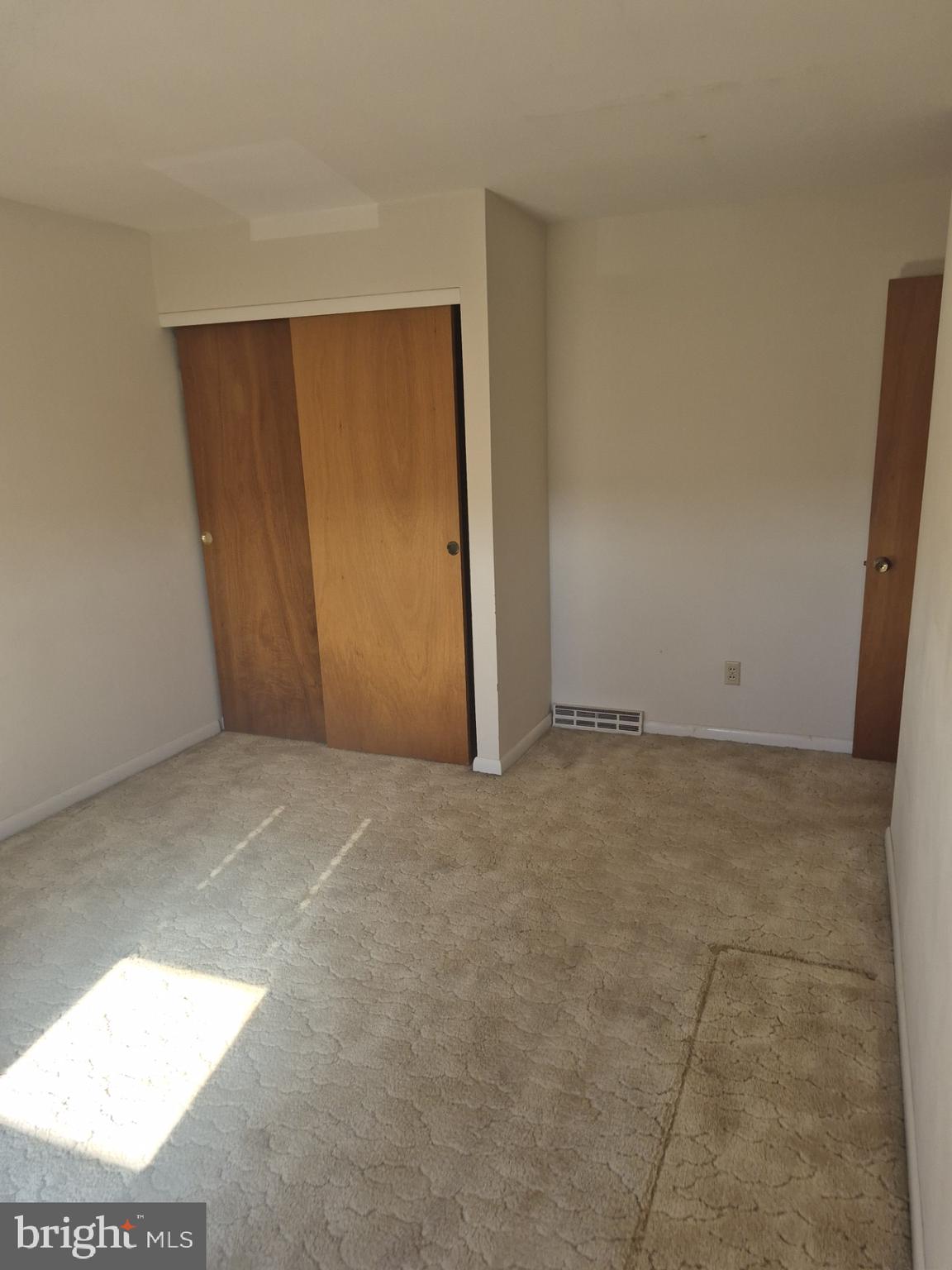 MONTROSE MANOR - Residential