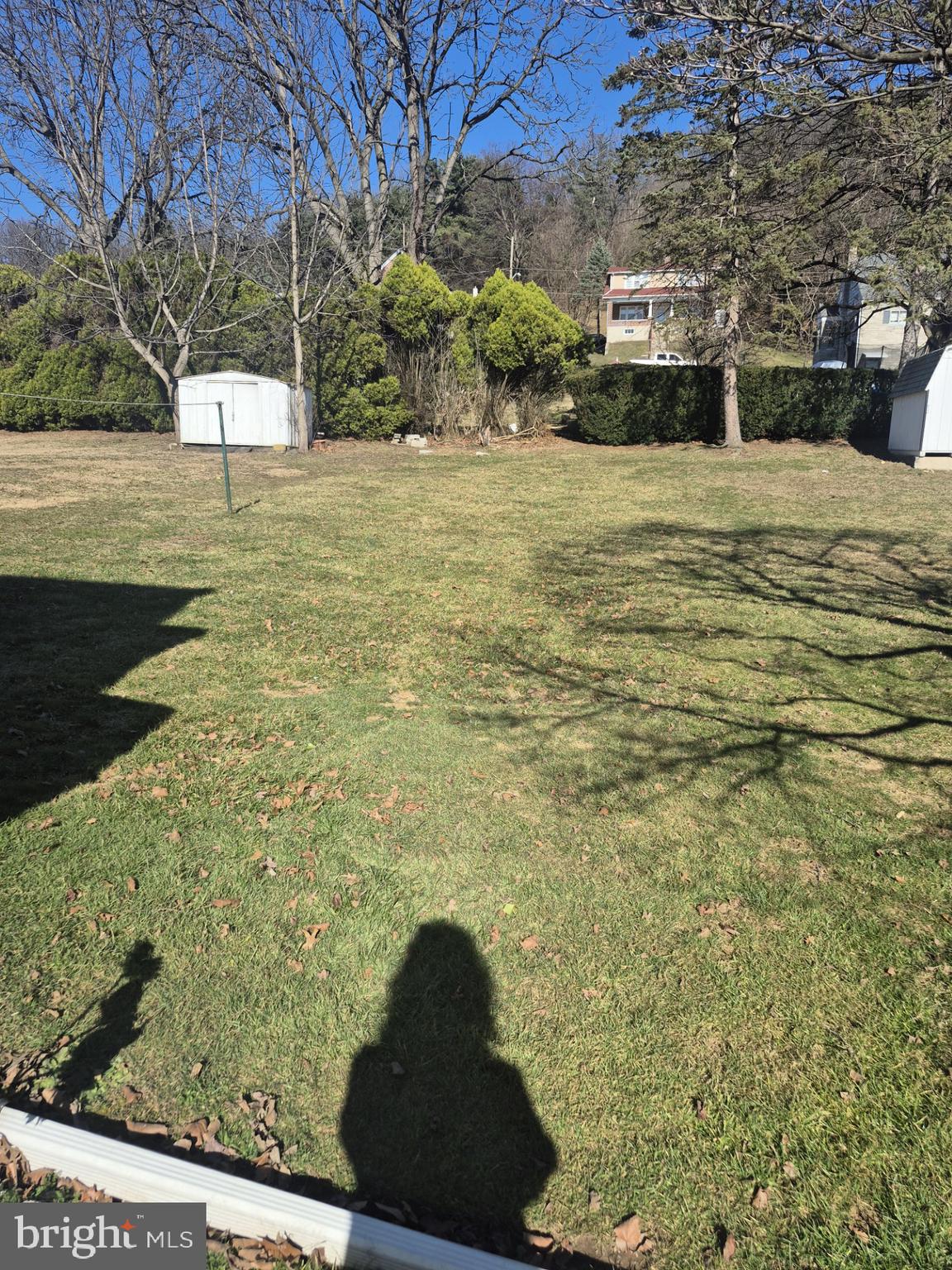 MONTROSE MANOR - Residential