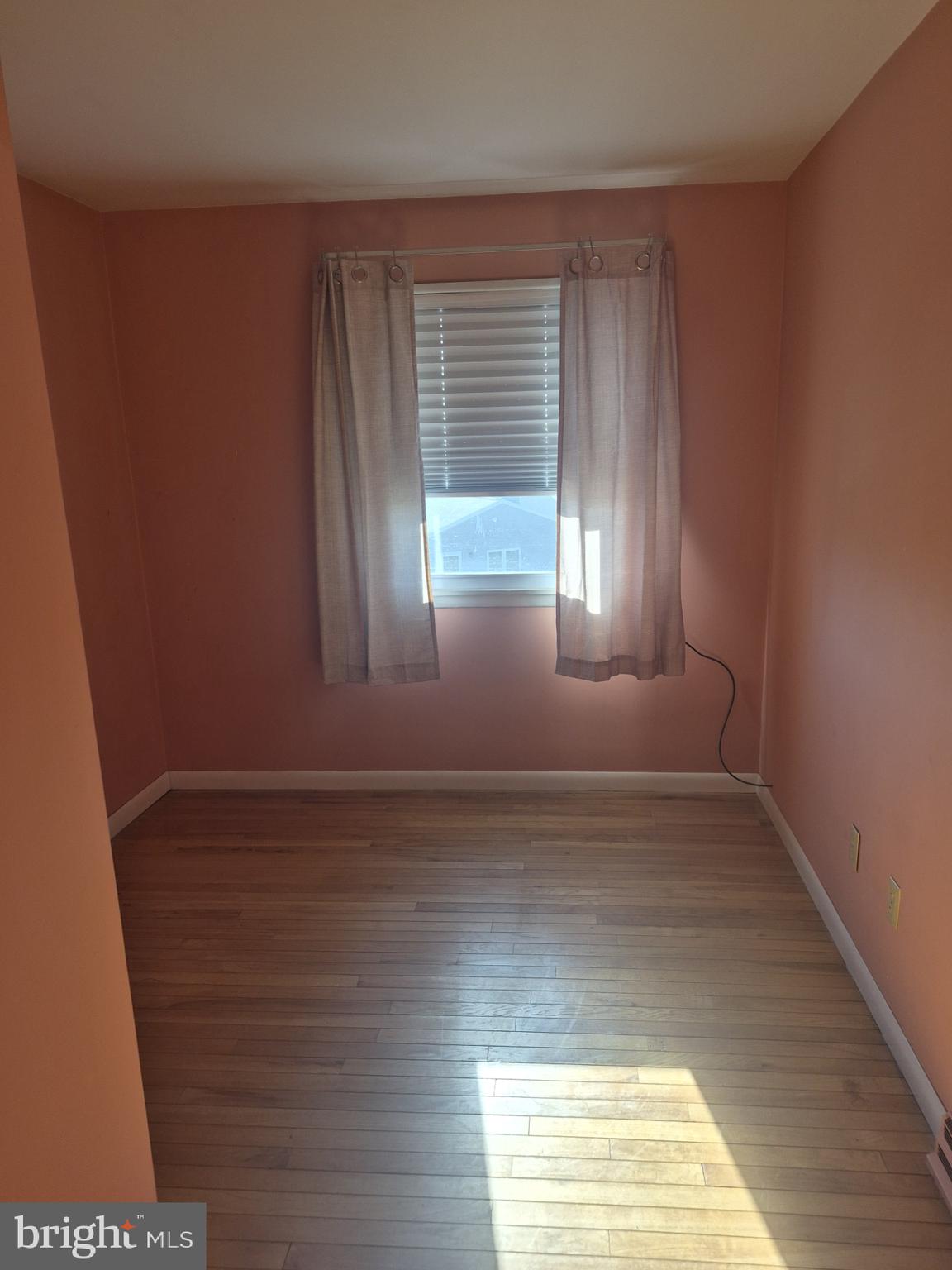 MONTROSE MANOR - Residential