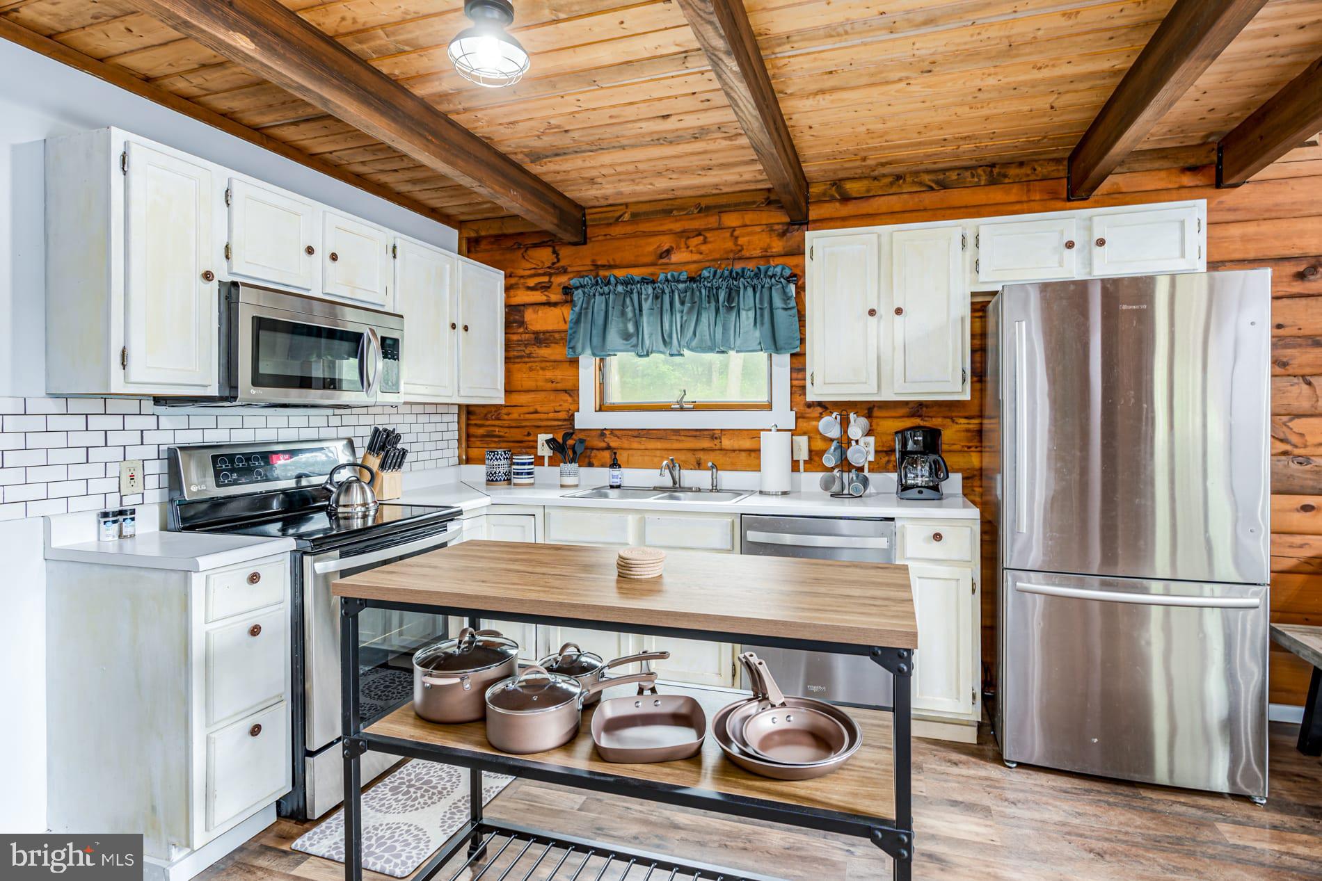 COLONIAL VILLAGE - Residential