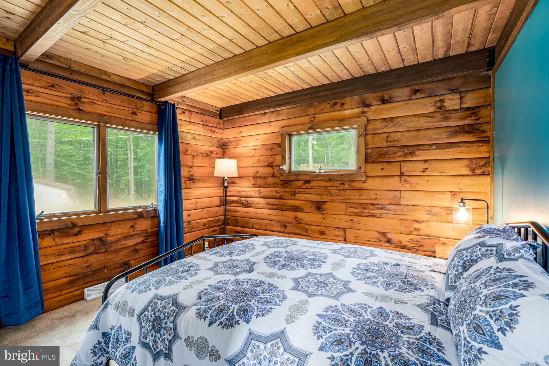 COLONIAL VILLAGE - Residential