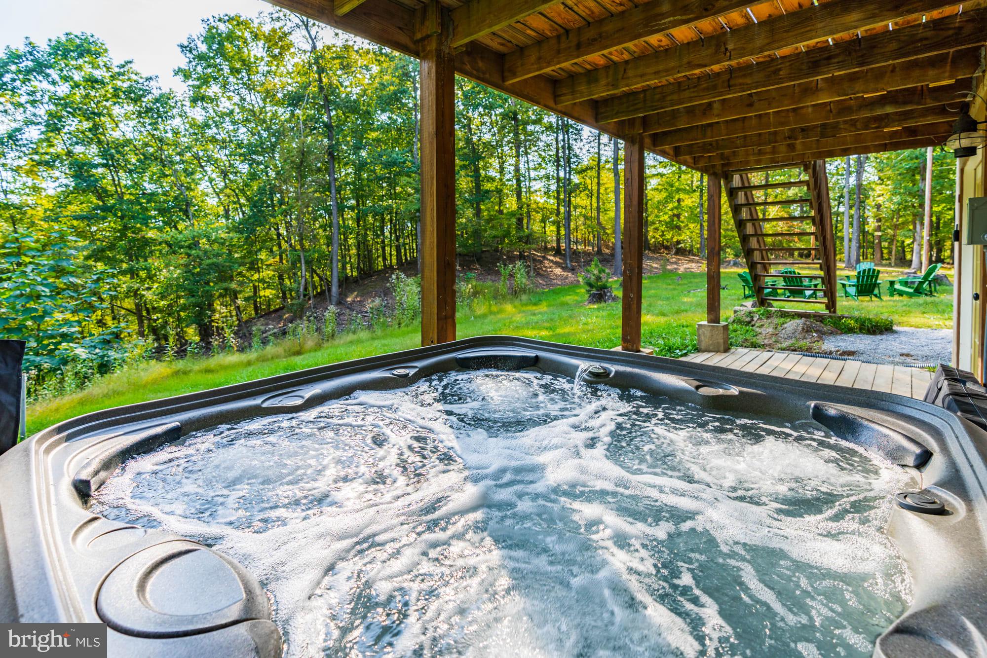 COLONIAL VILLAGE - Residential