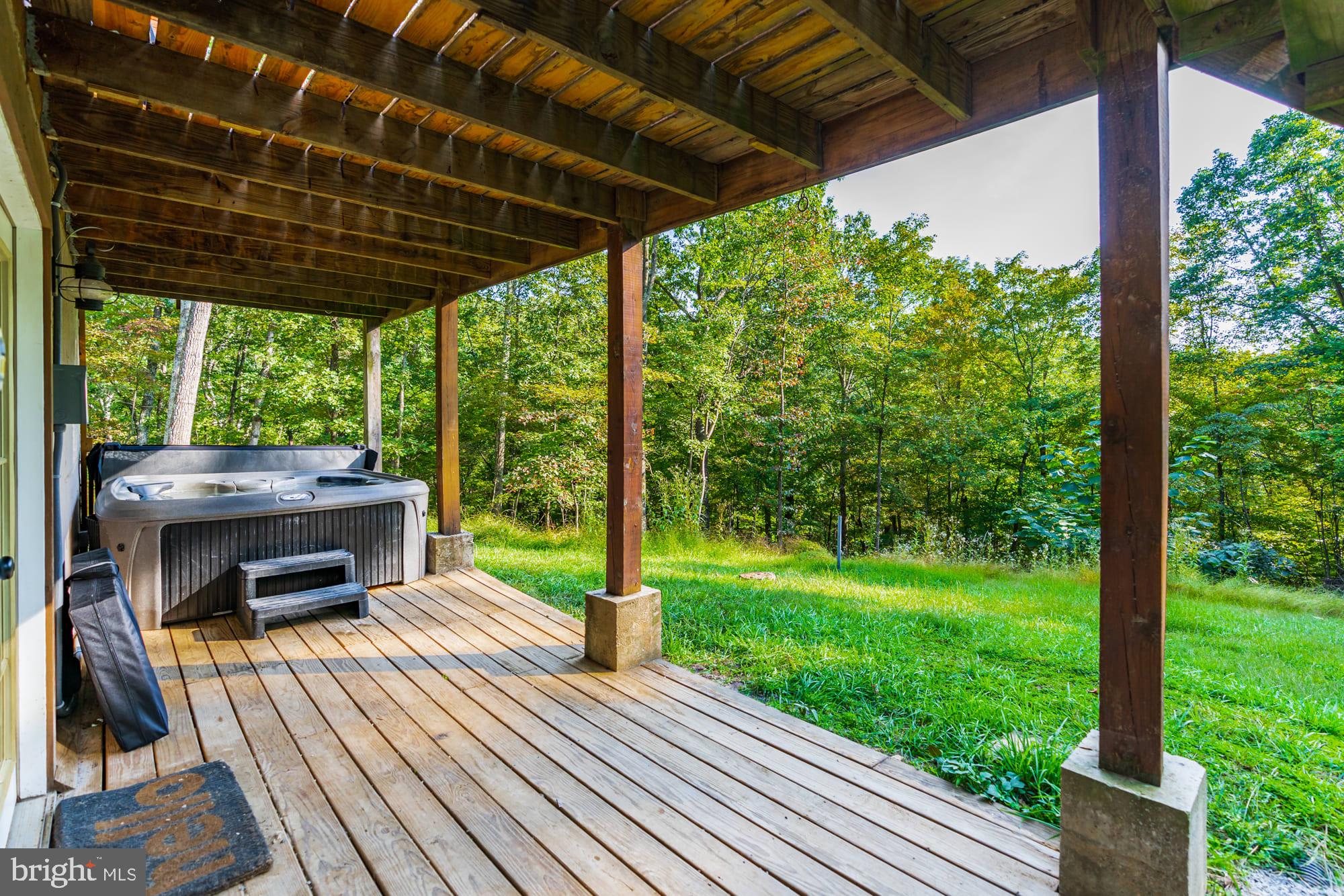 COLONIAL VILLAGE - Residential